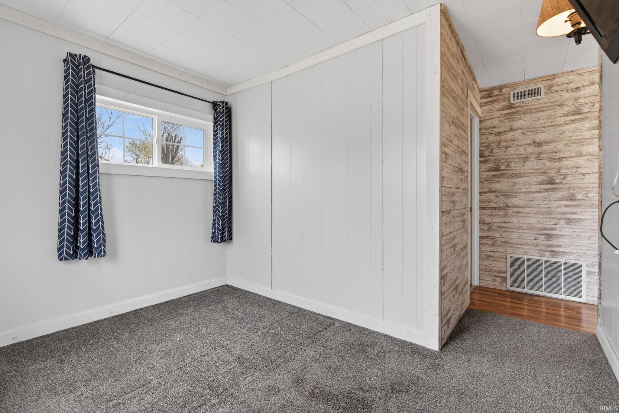 Image of 930 w 590 s Messick Lk