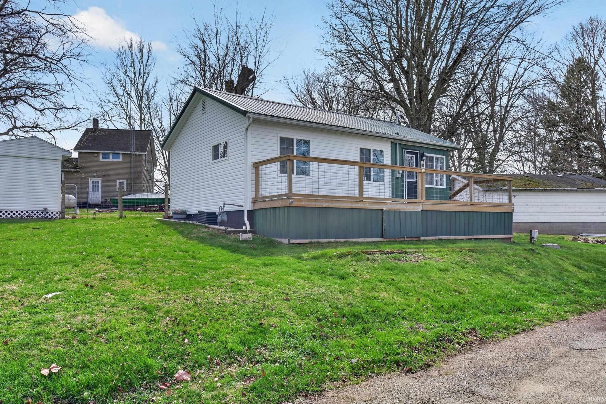 Image of 930 w 590 s Messick Lk