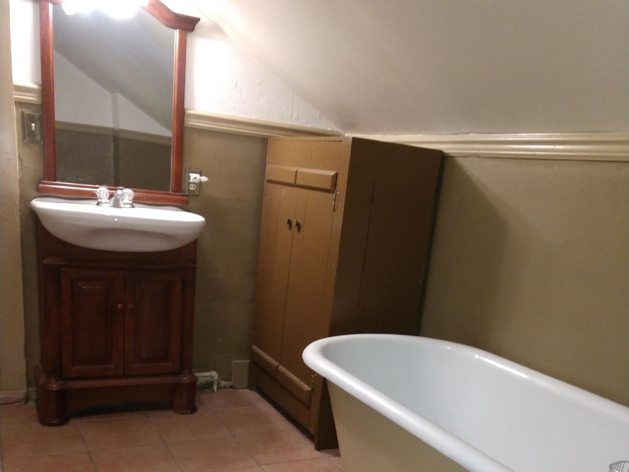 Image of 127 N Kinney