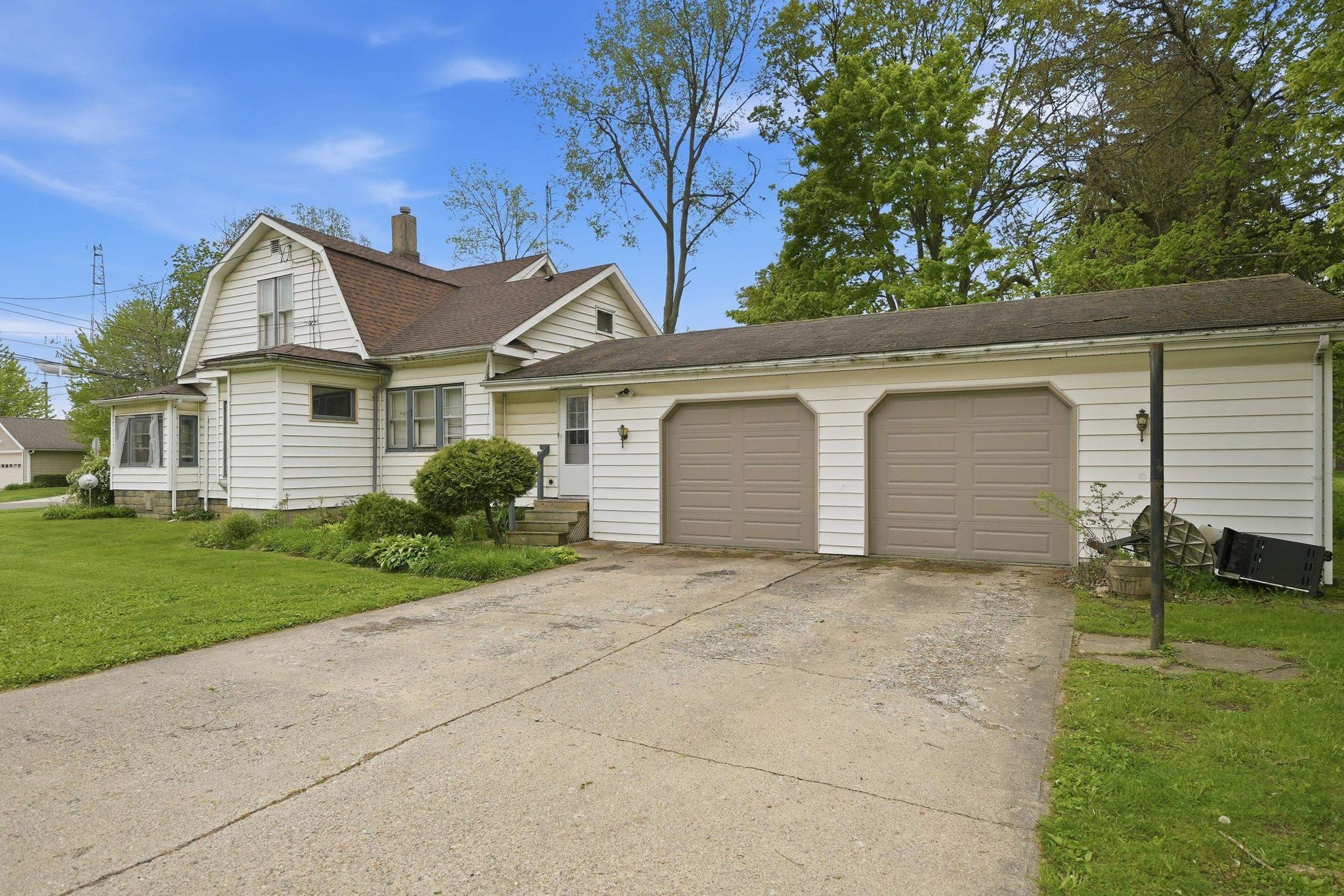 Image of 127 N Kinney