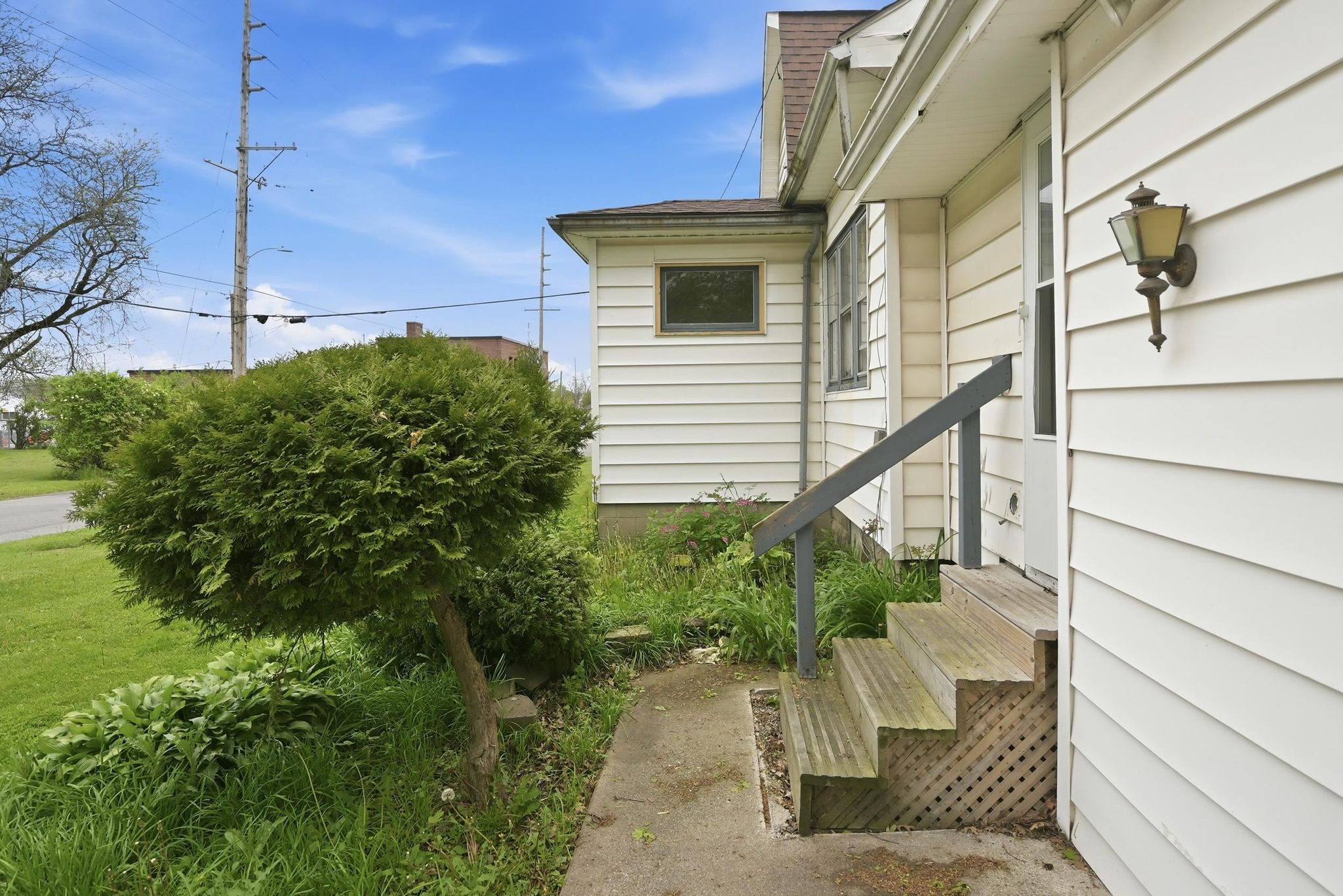 Image of 127 N Kinney