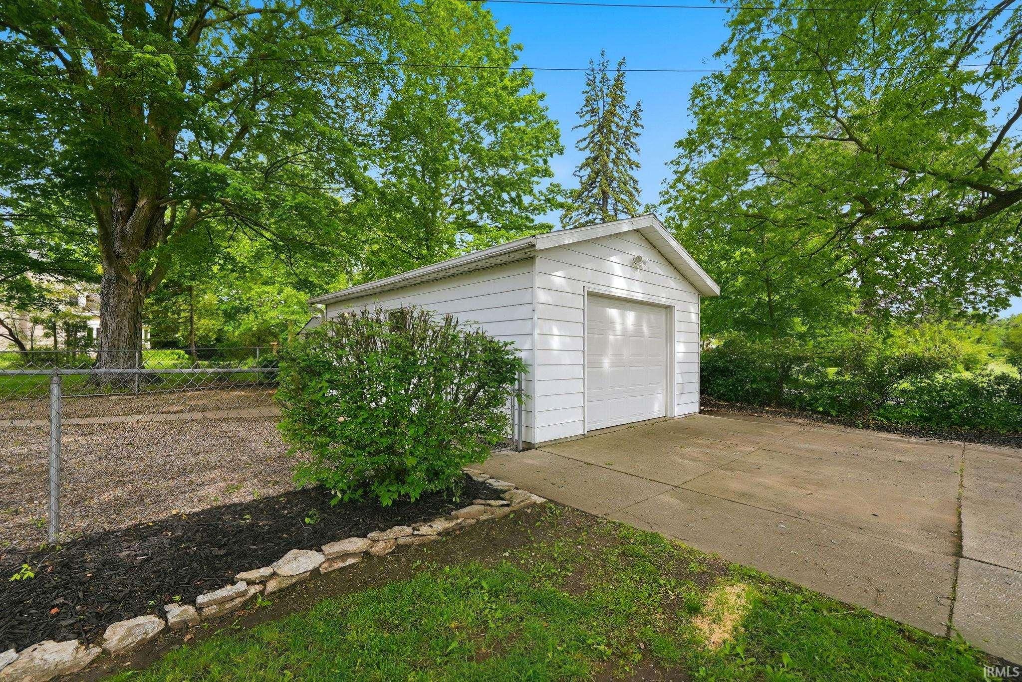 Image of 410 E 7th Street