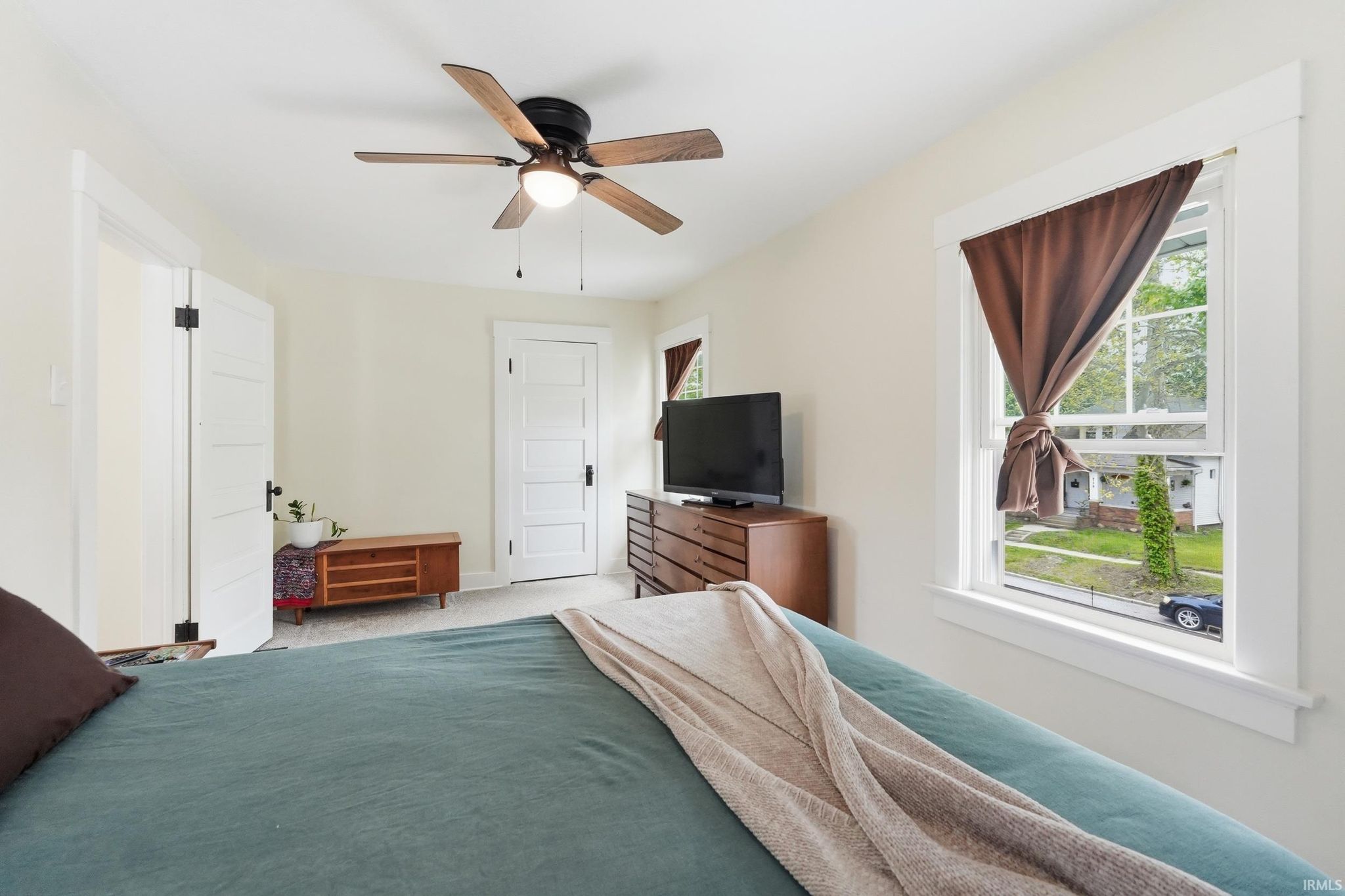 Image of 730 Archer Avenue