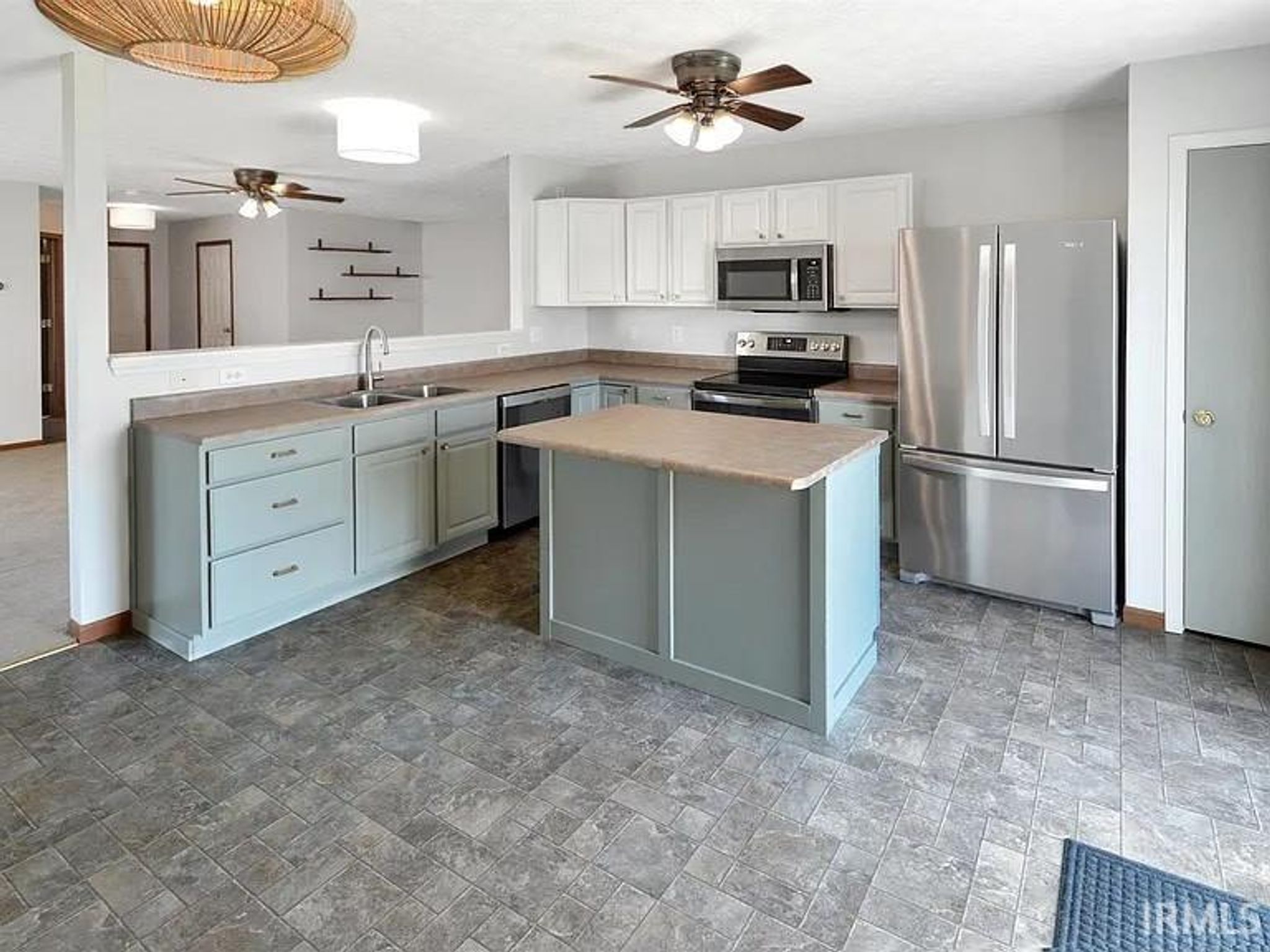 Image of 2398 Maxwell Drive