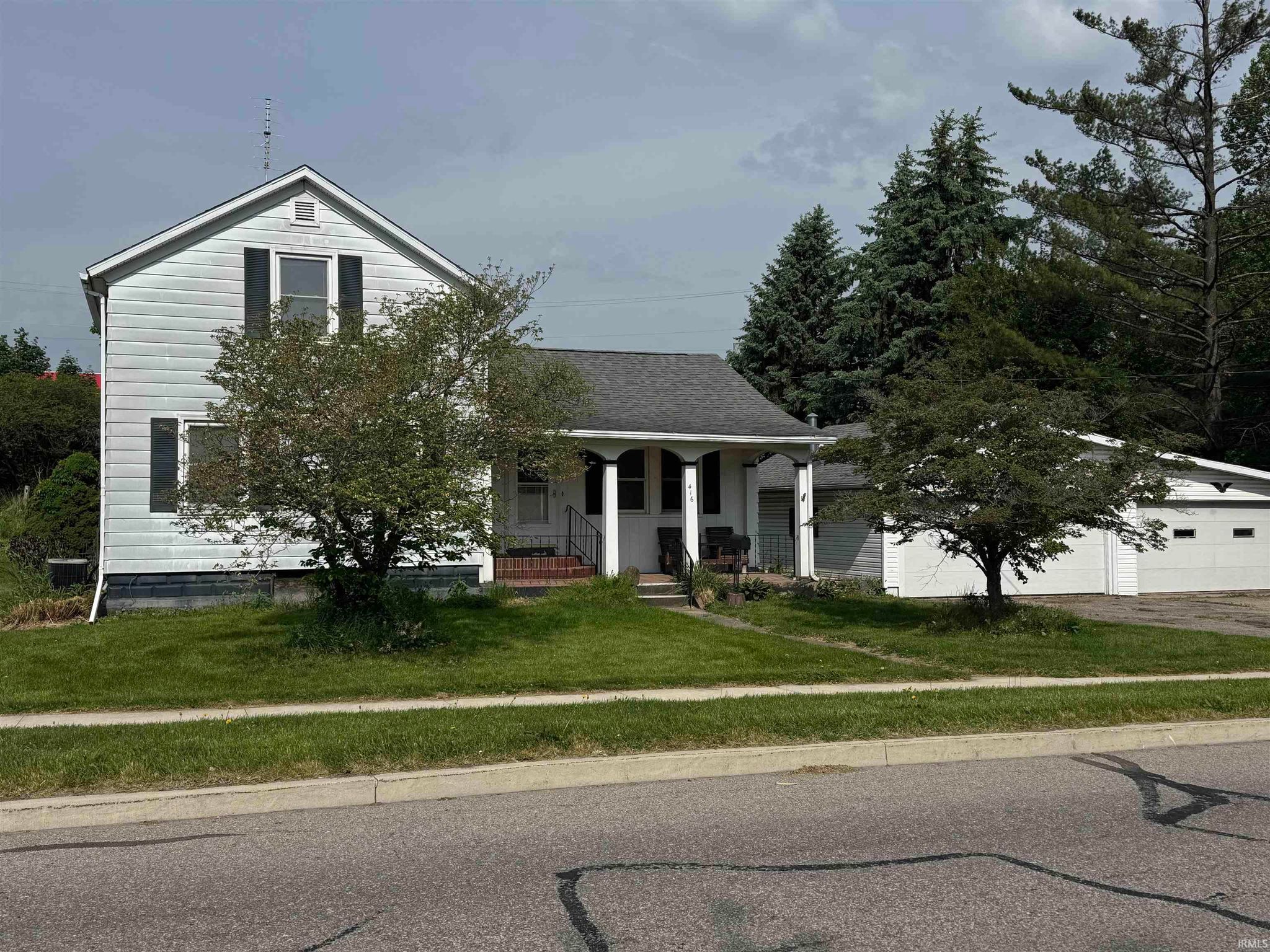 Image of 416 S Poplar Street