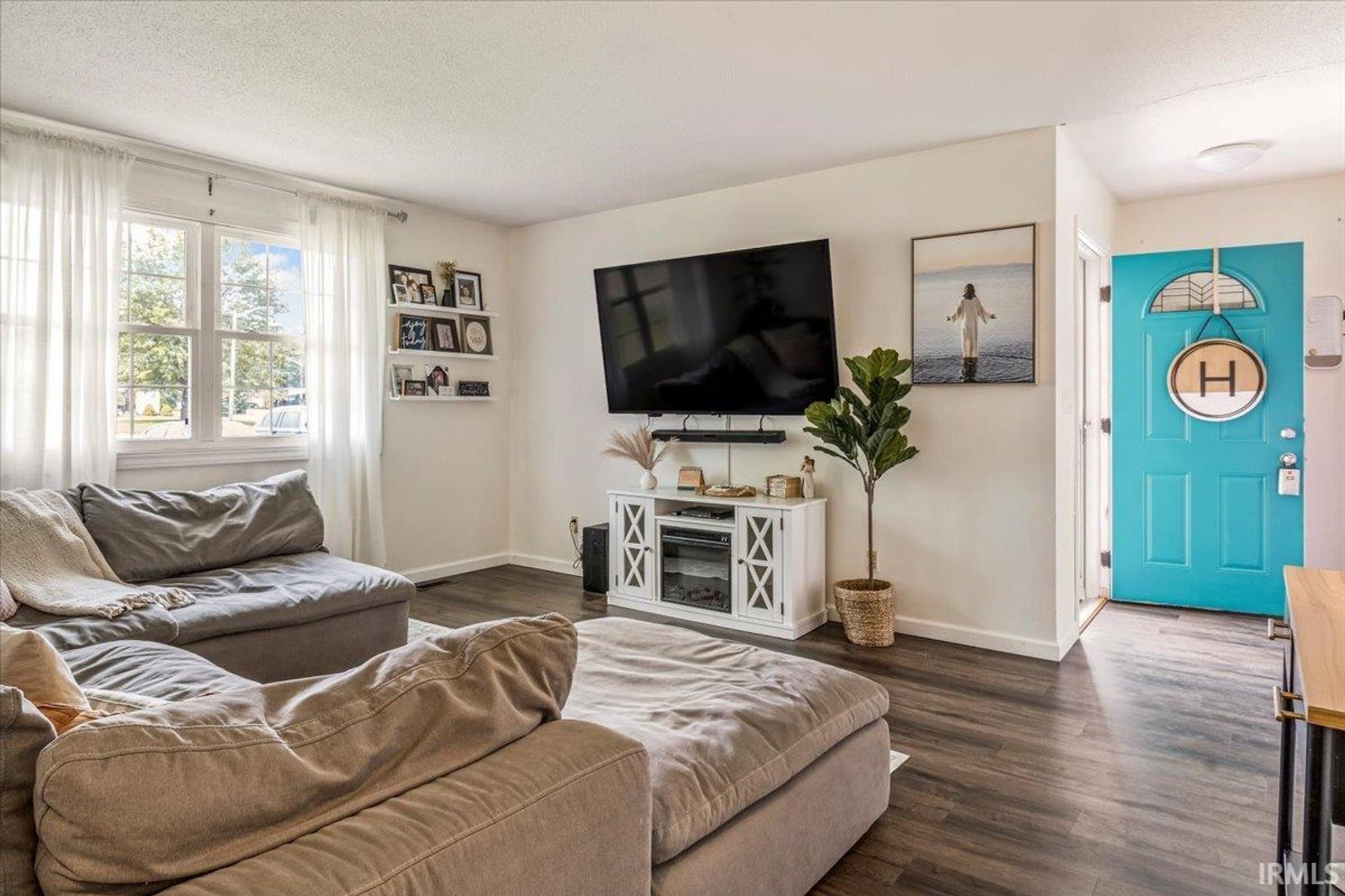 Image of 3400 Hampton Court
