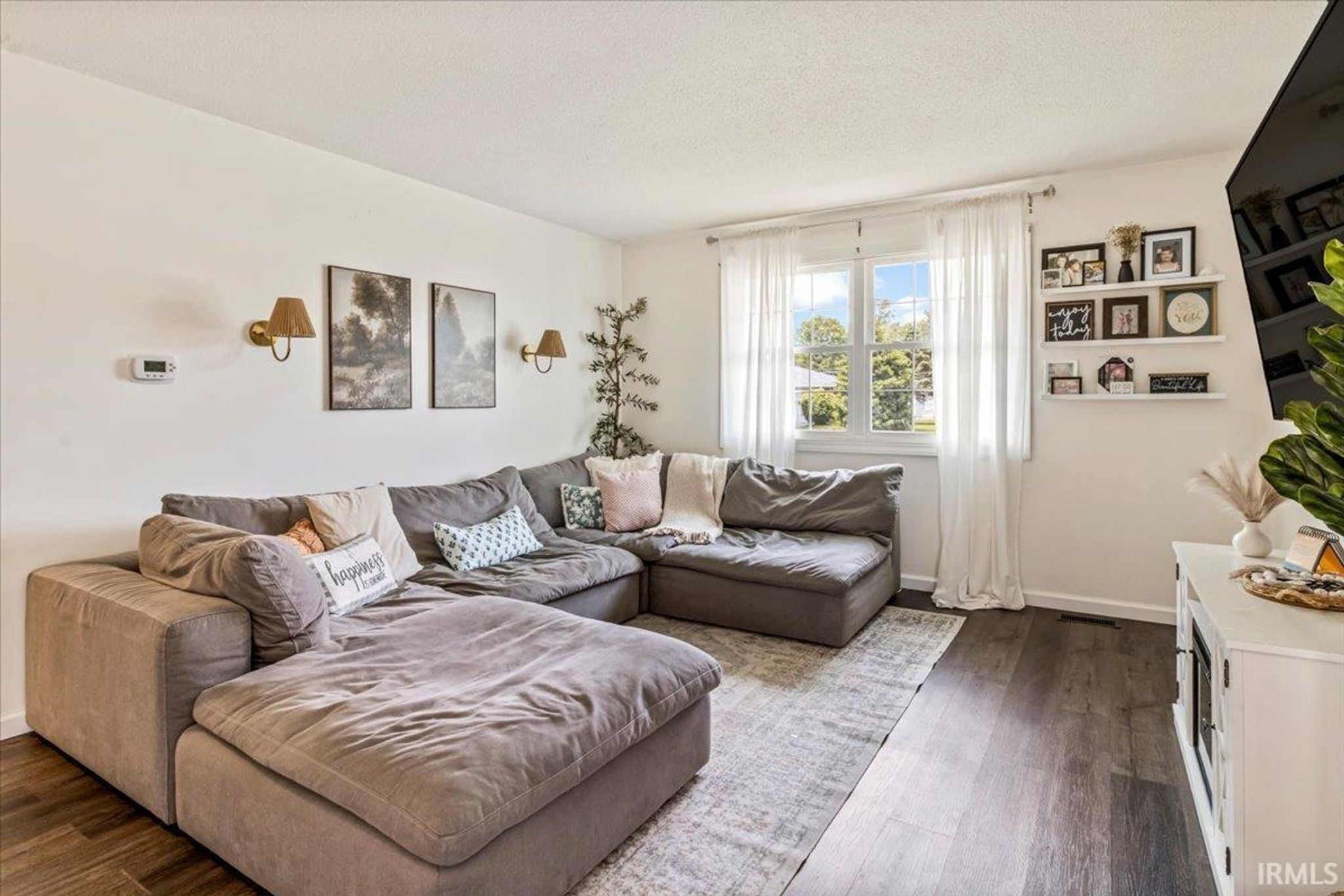 Image of 3400 Hampton Court