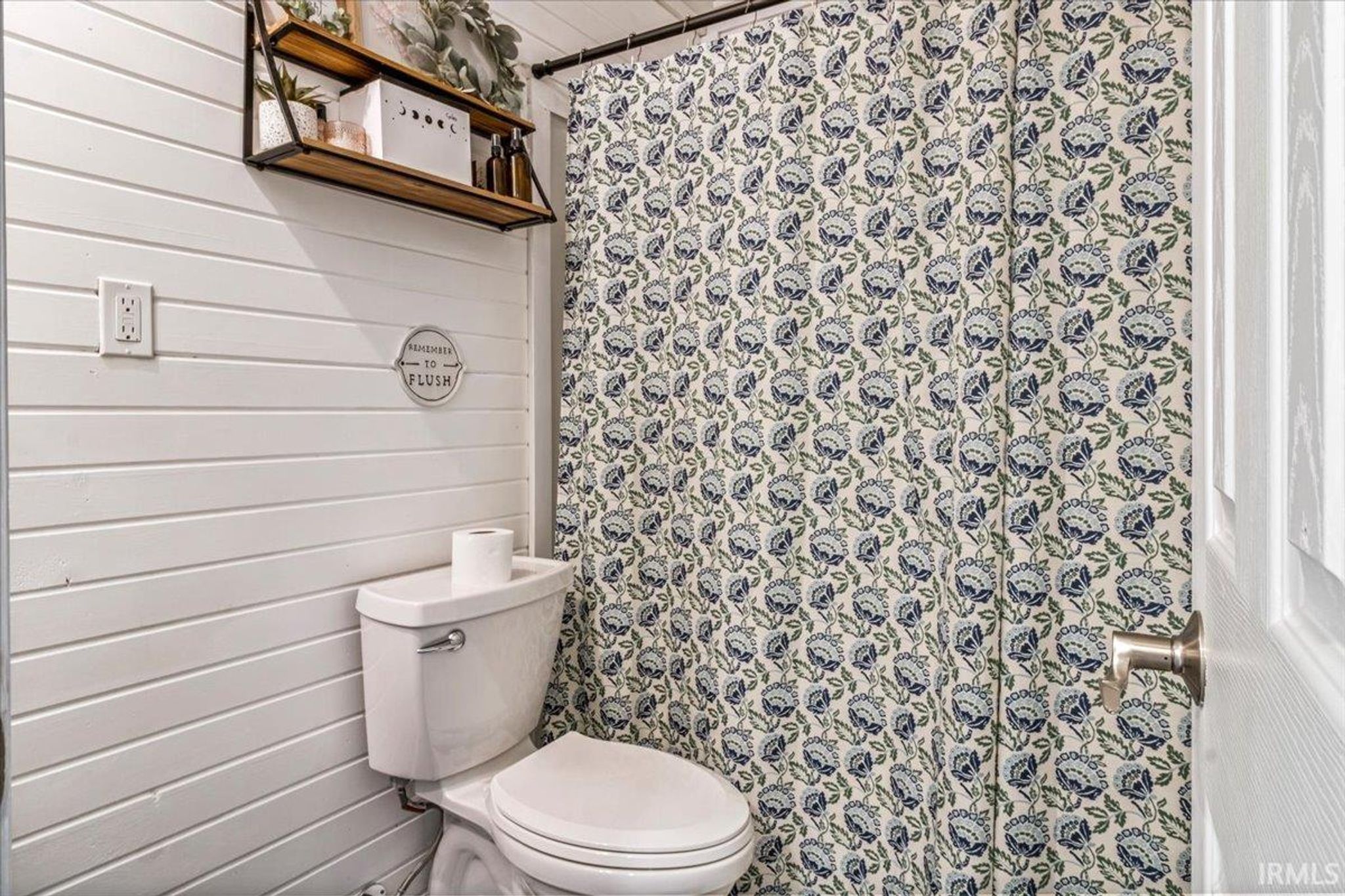 Image of 3400 Hampton Court