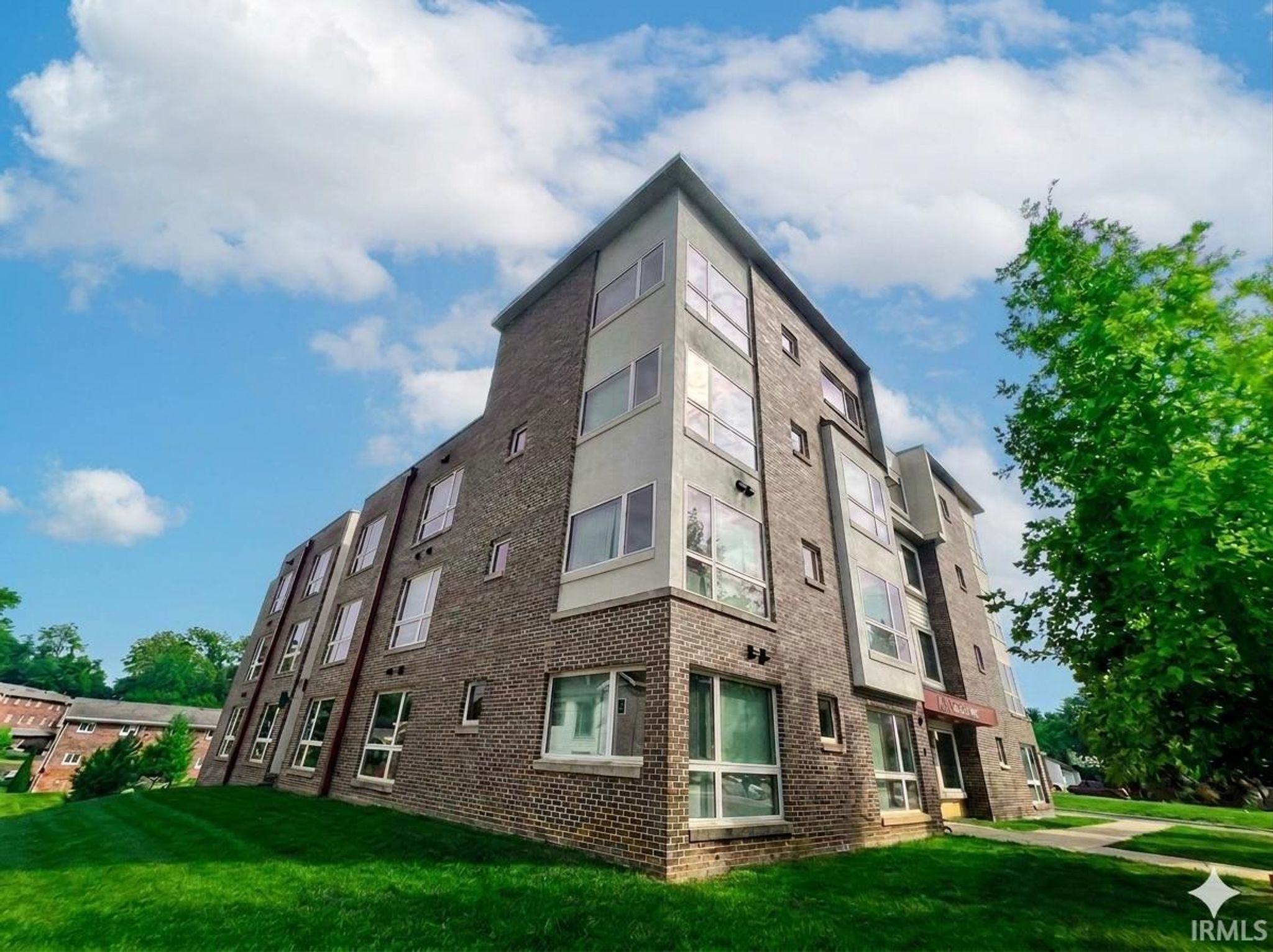 Image of 604 N Smith Road