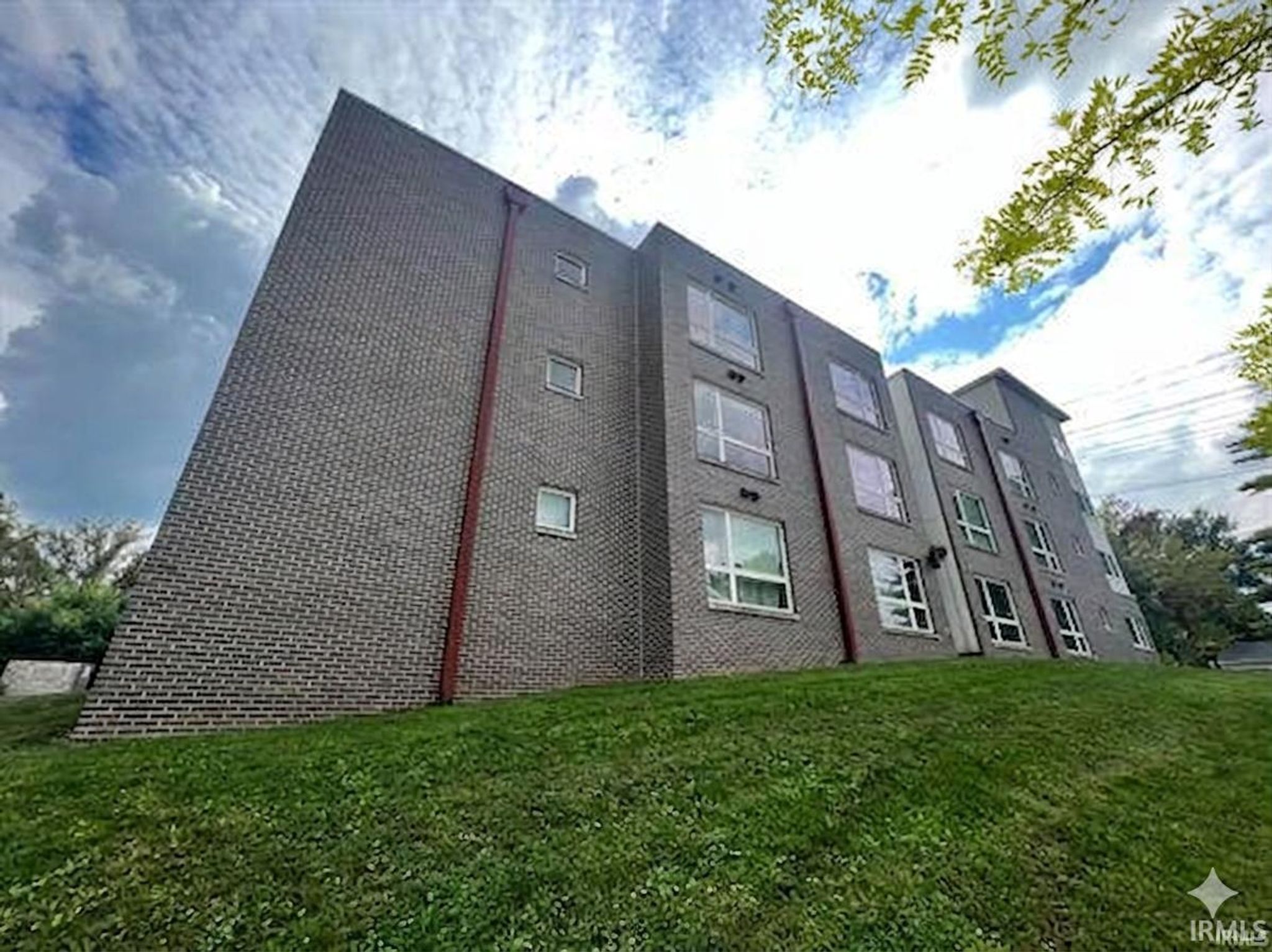 Image of 604 N Smith Road