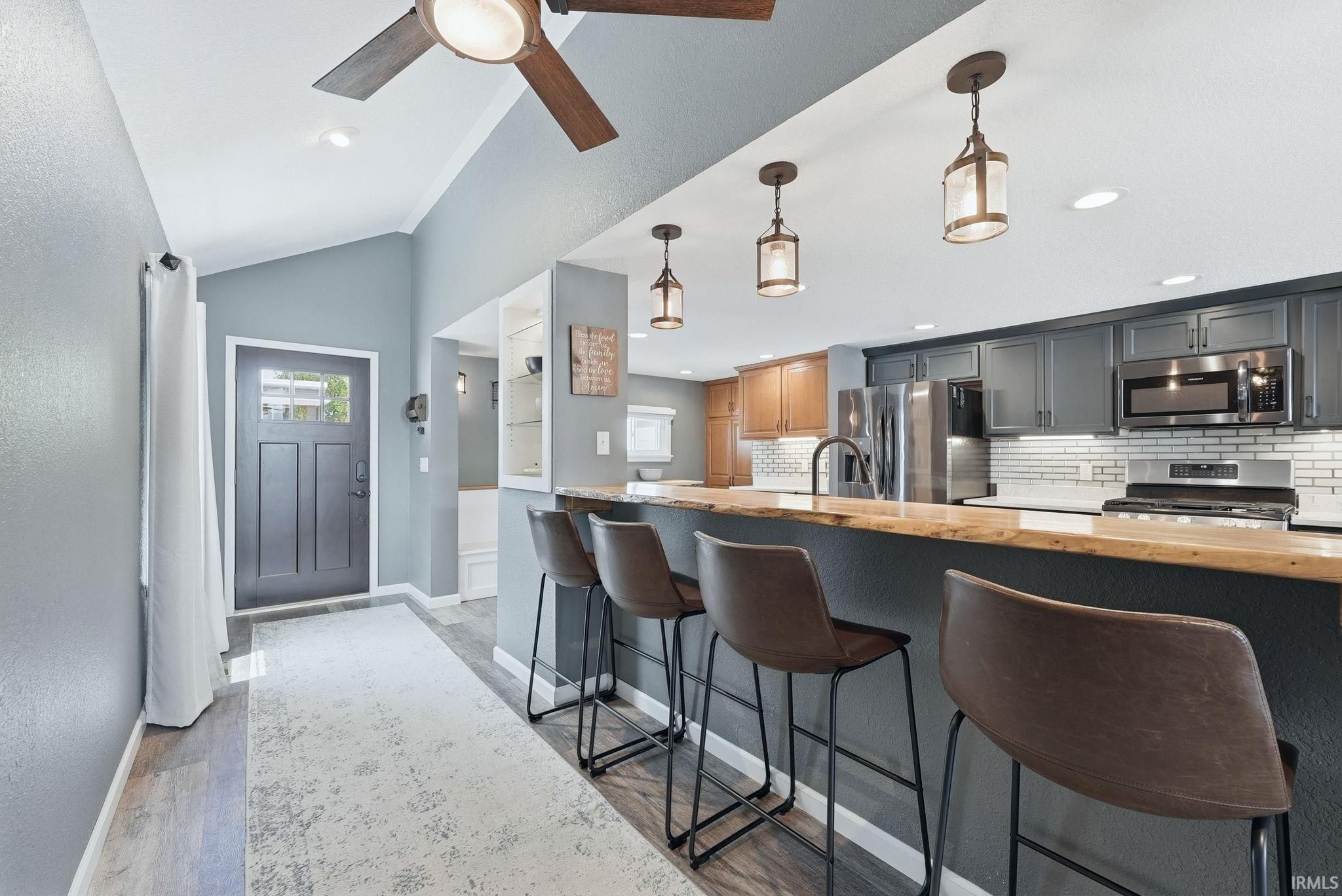Image of 1025 Pleasant Point