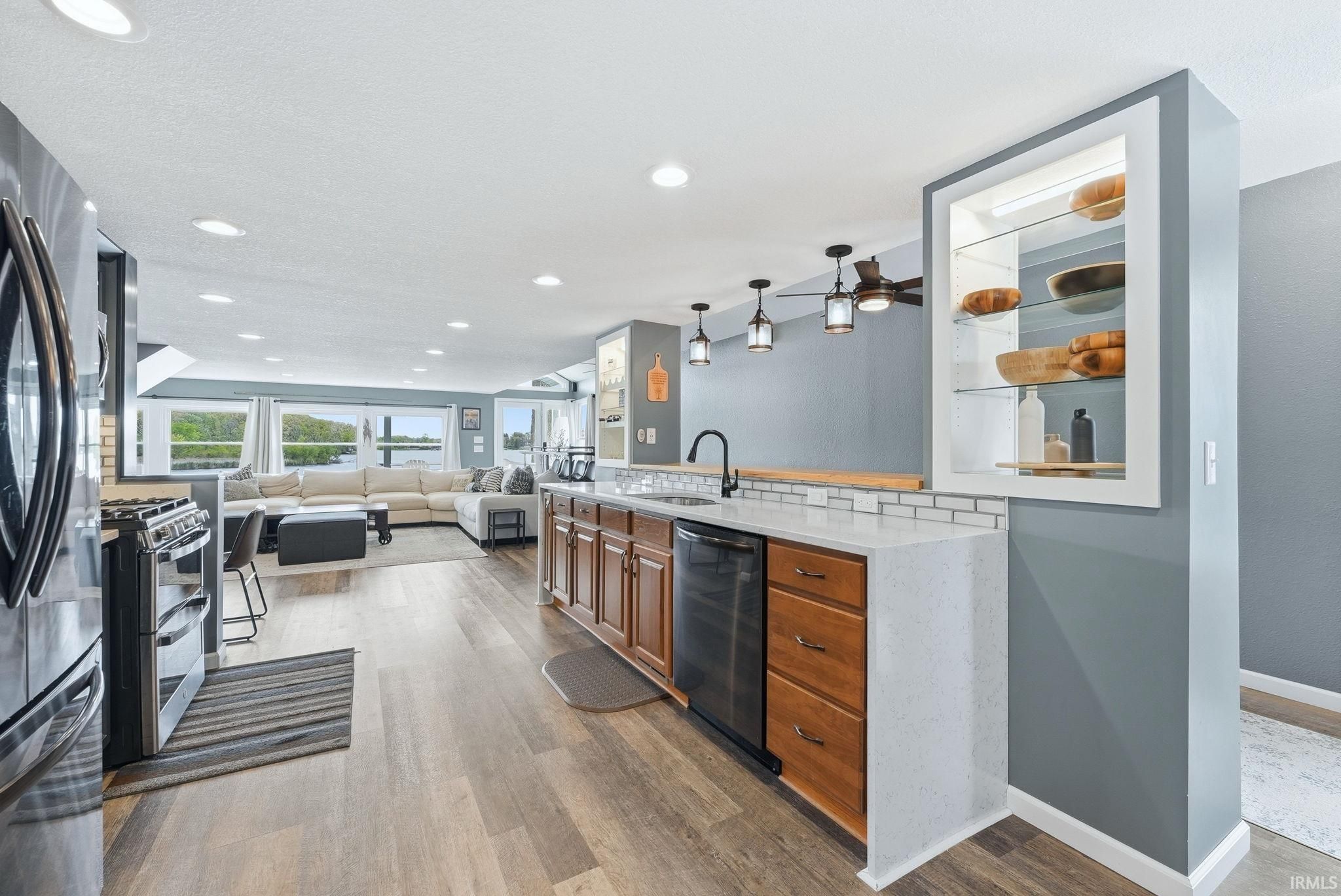Image of 1025 Pleasant Point