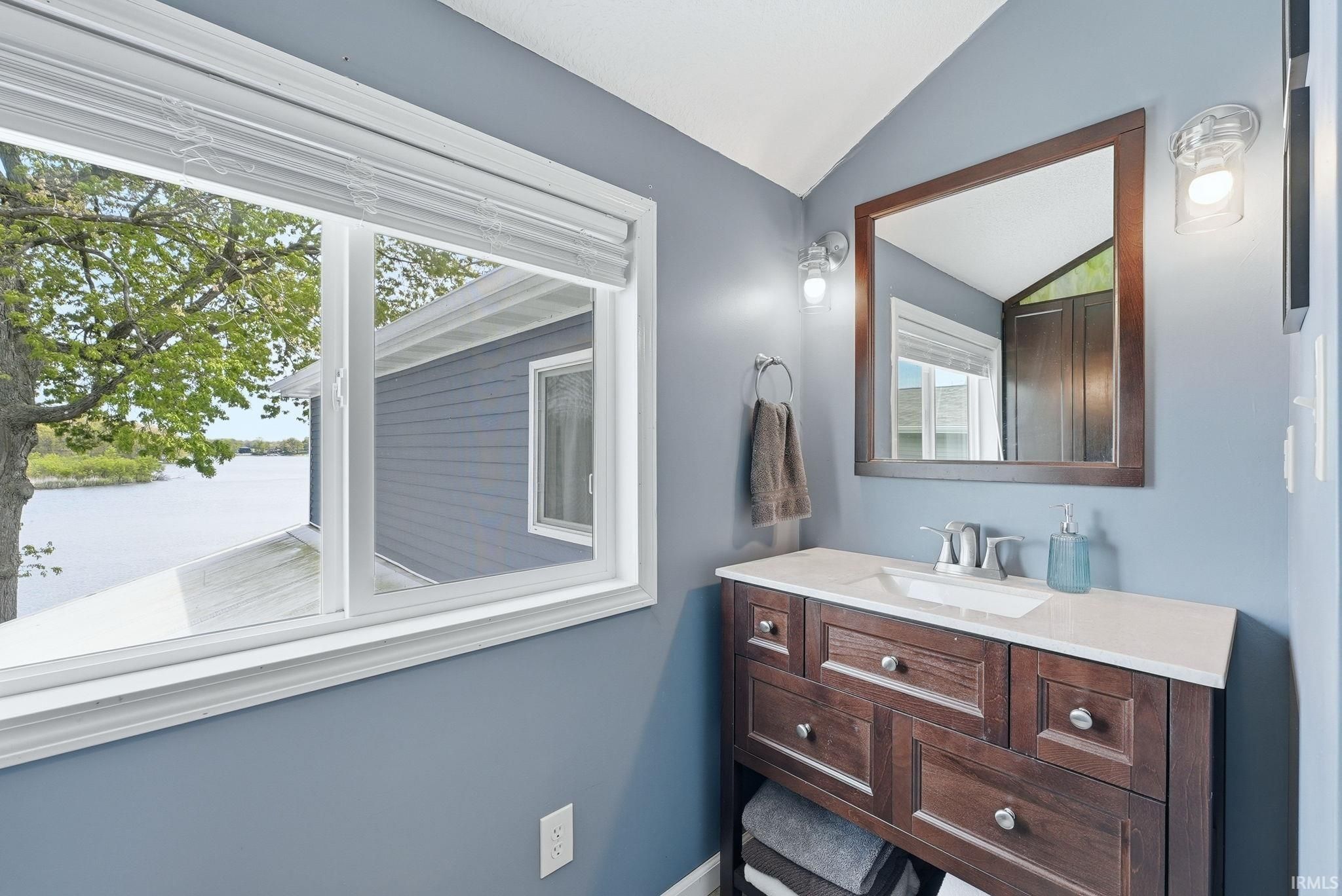 Image of 1025 Pleasant Point