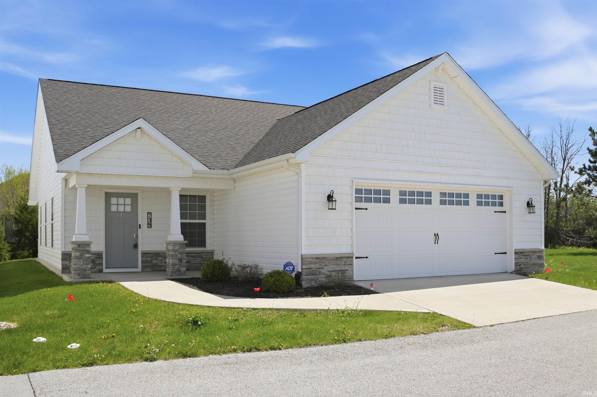 Image of 735 W Hamilton Road