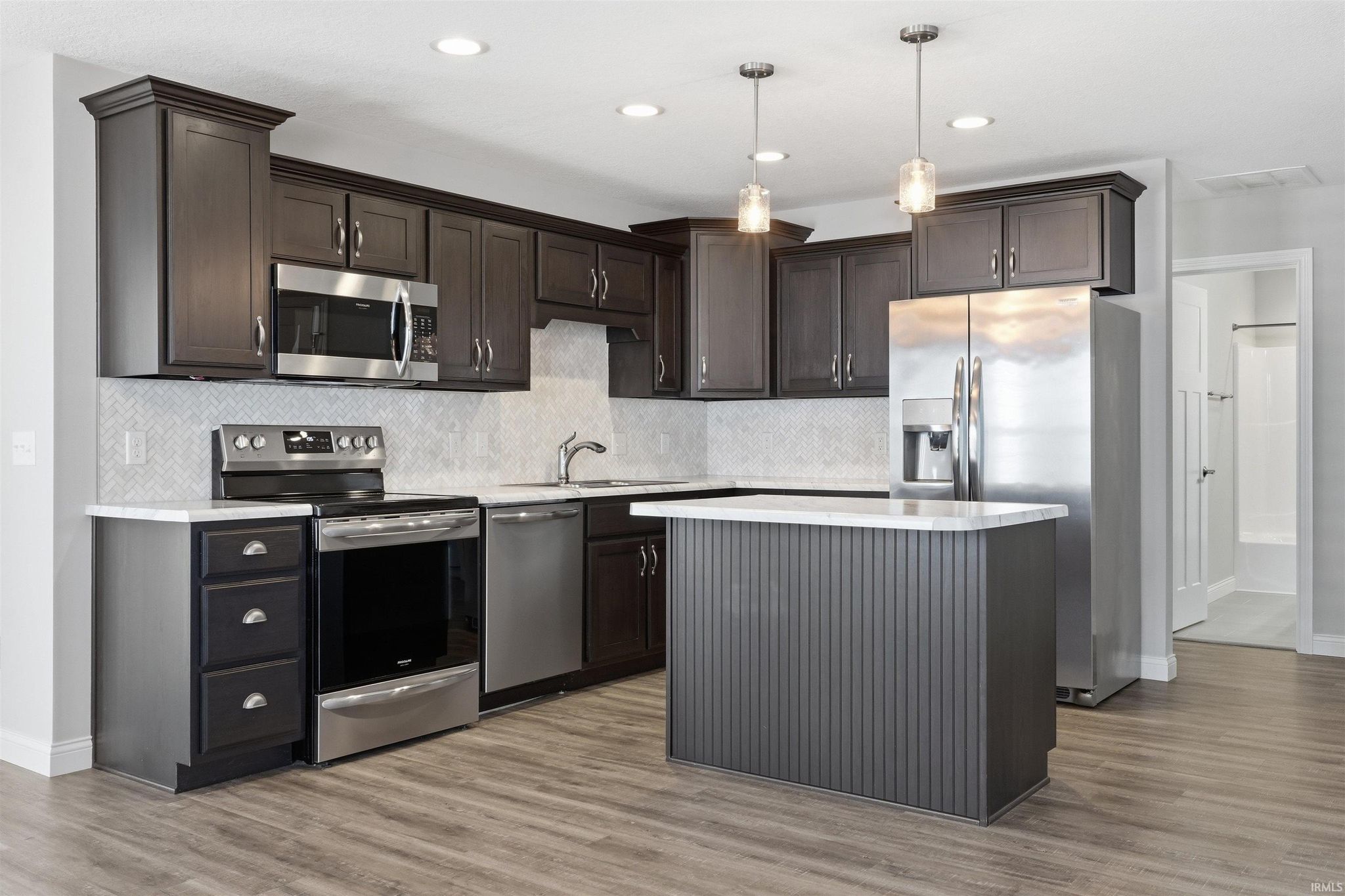 Image of 735 W Hamilton Road