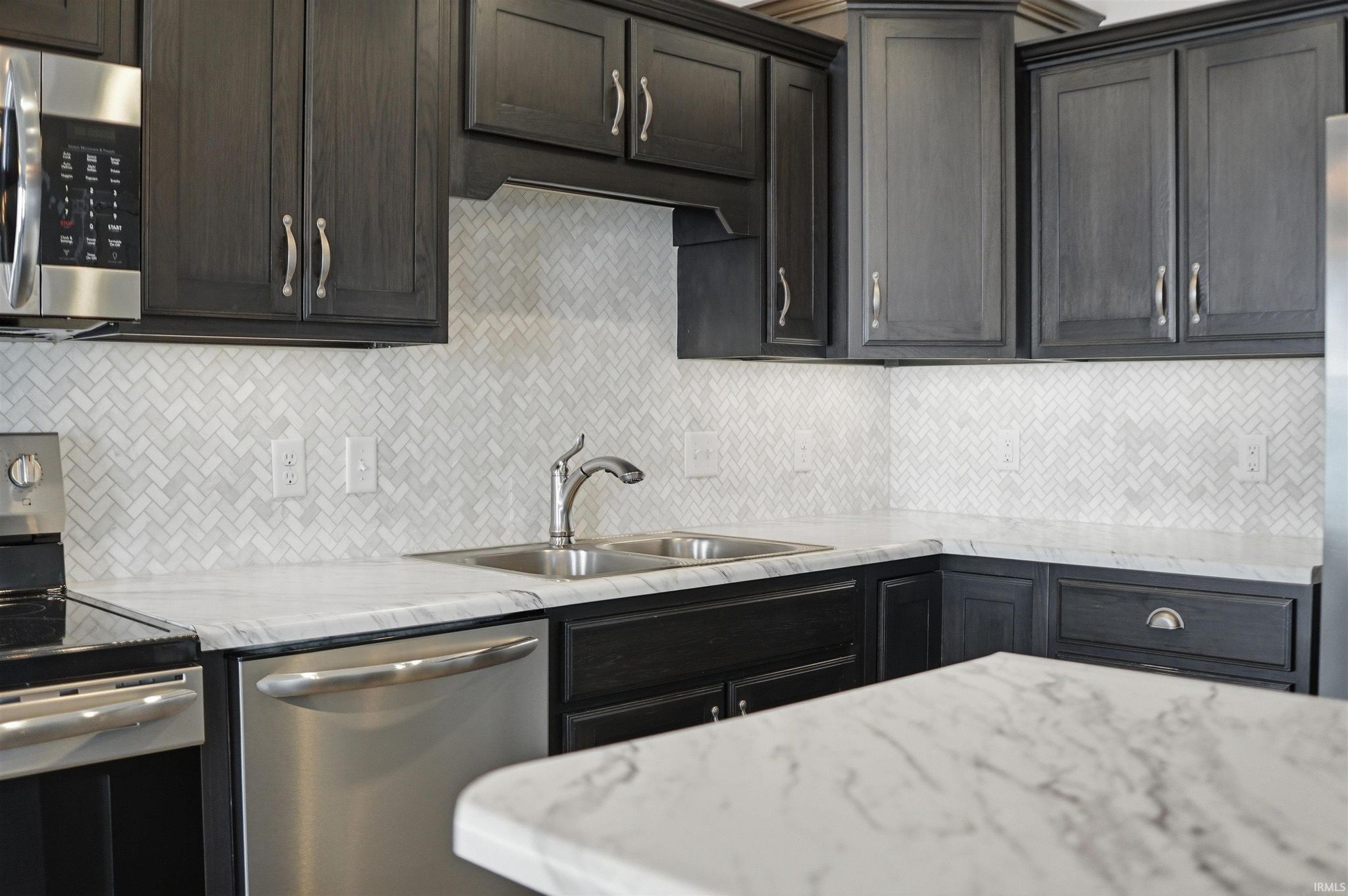 Image of 735 W Hamilton Road