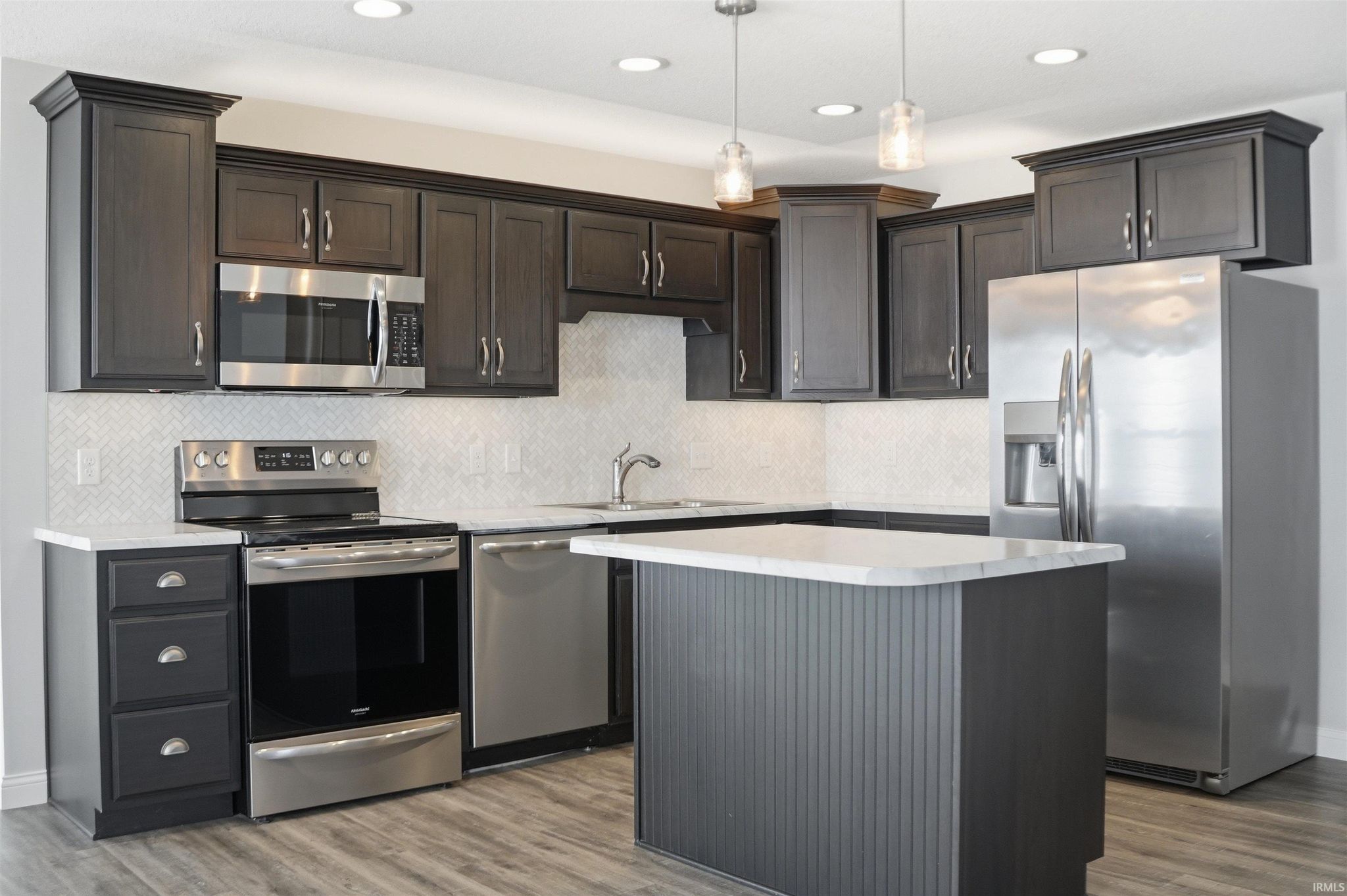 Image of 735 W Hamilton Road