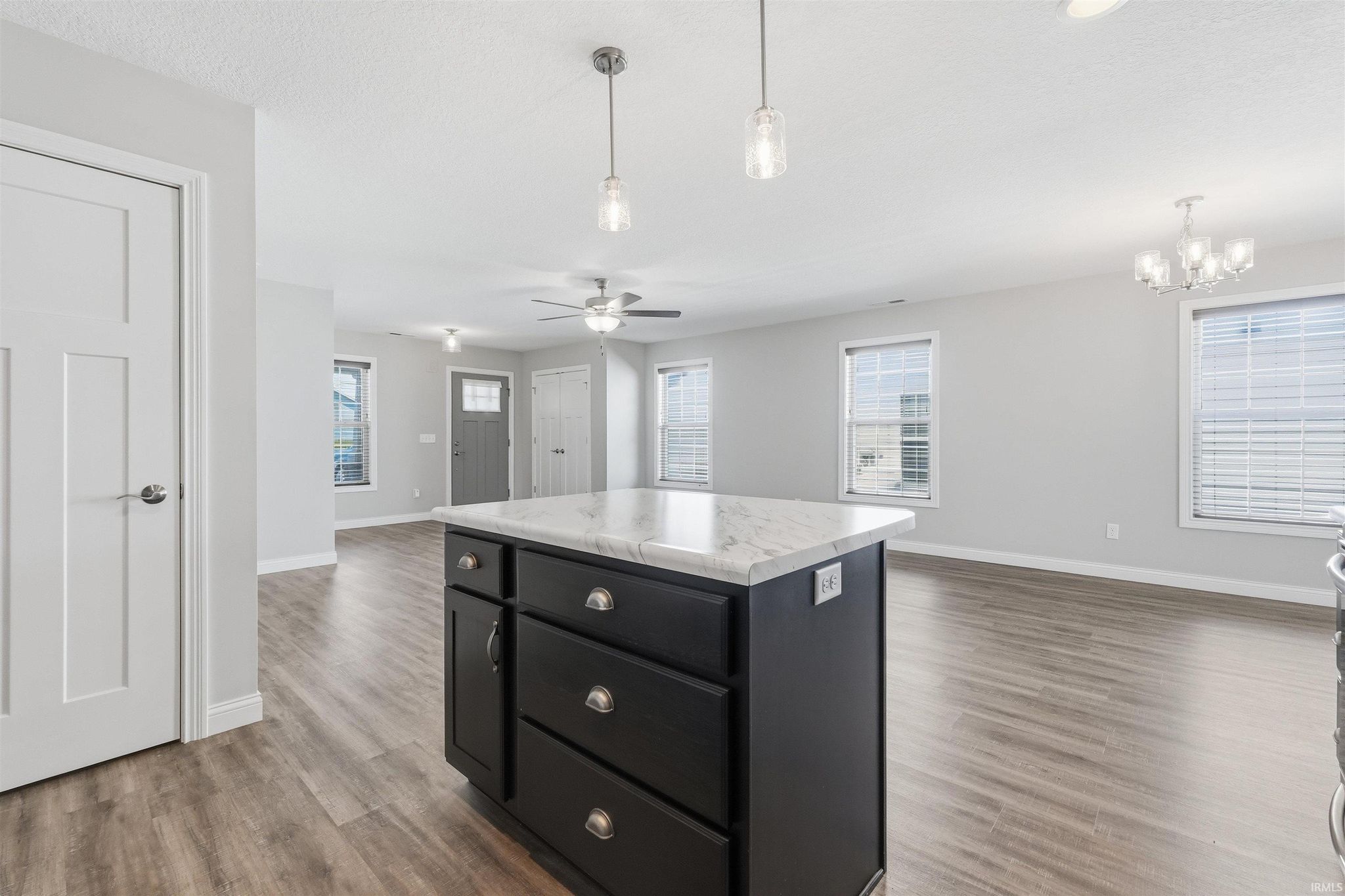 Image of 735 W Hamilton Road