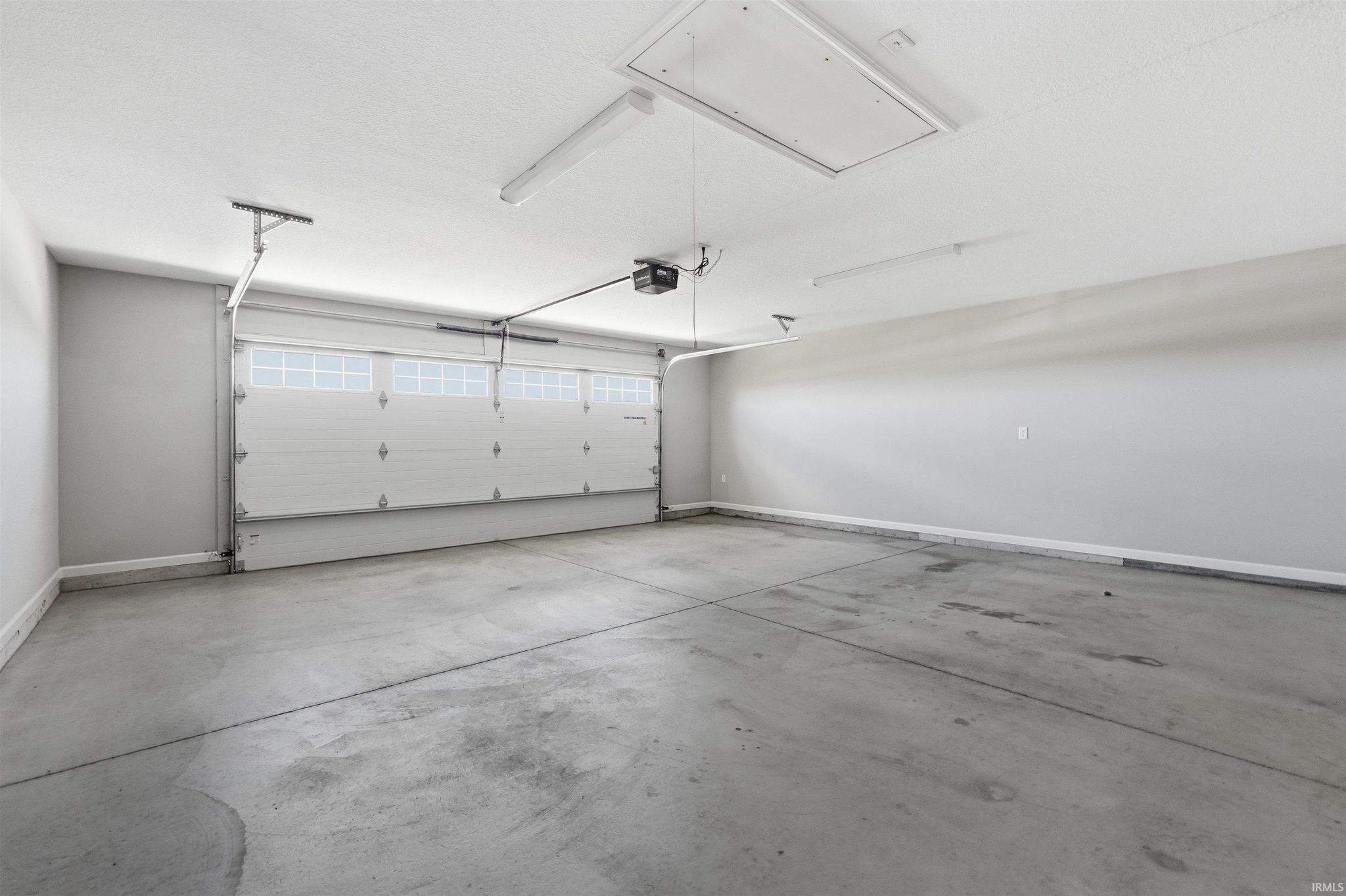 Image of 735 W Hamilton Road