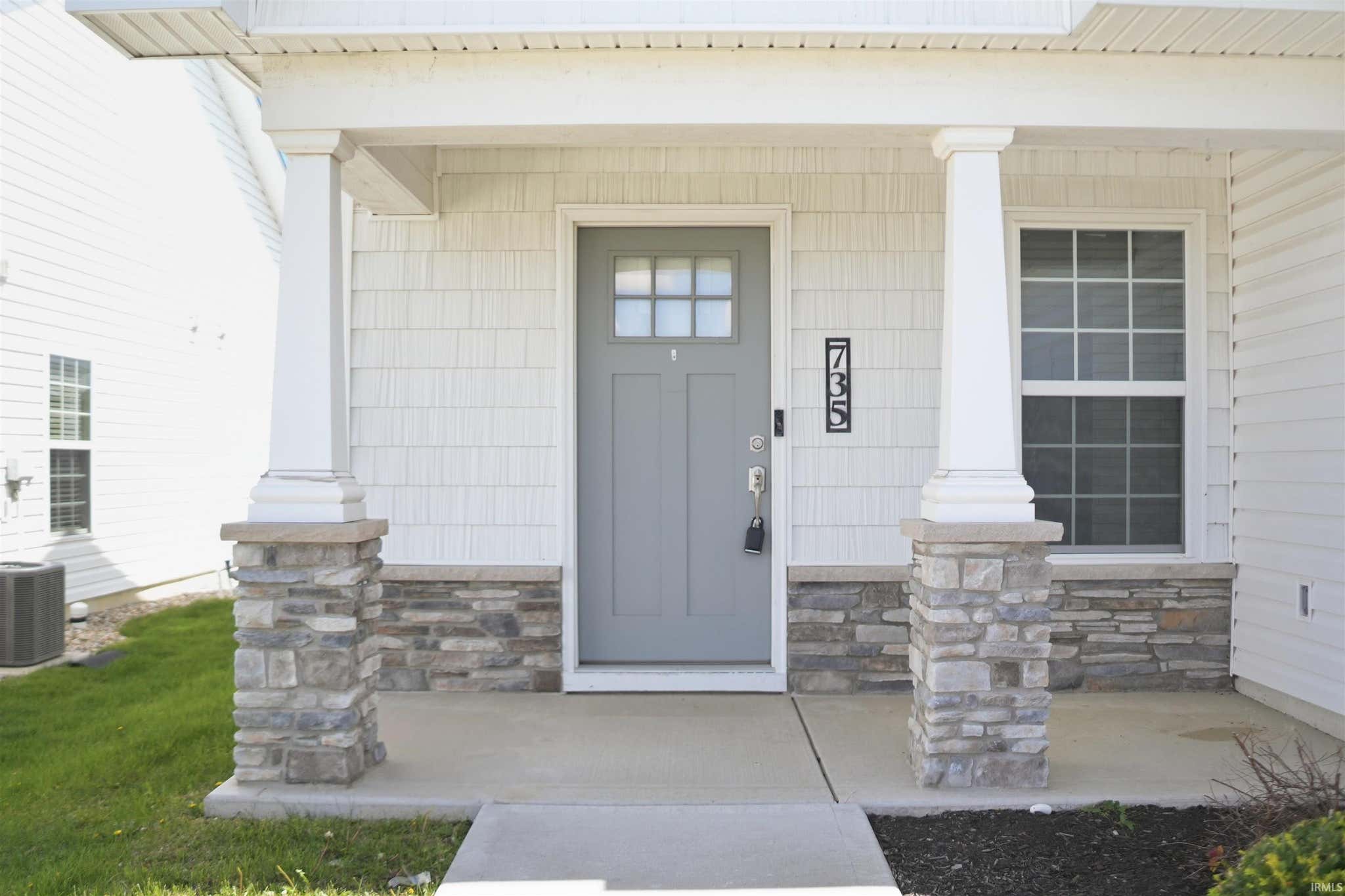 Image of 735 W Hamilton Road