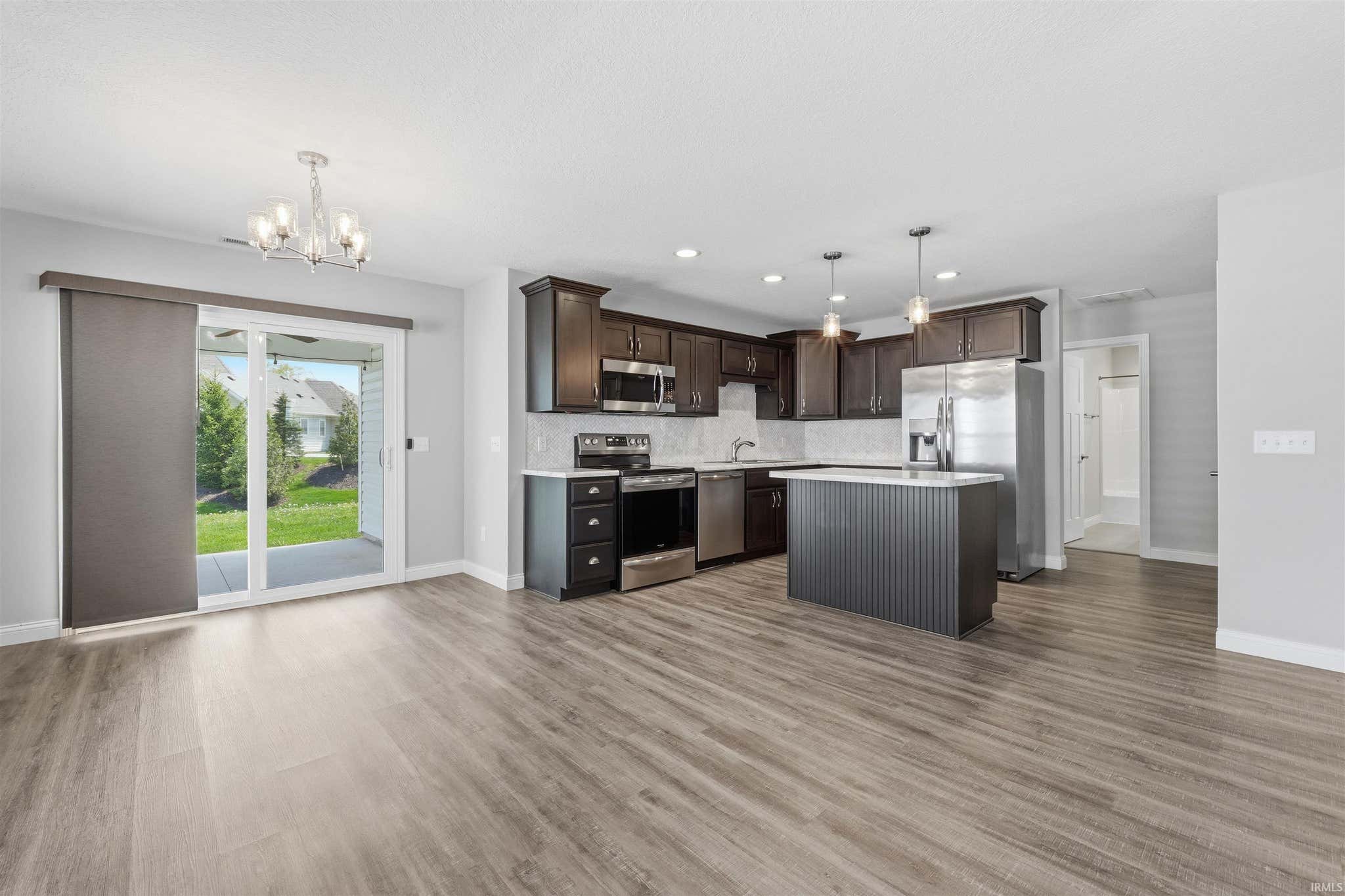 Image of 735 W Hamilton Road