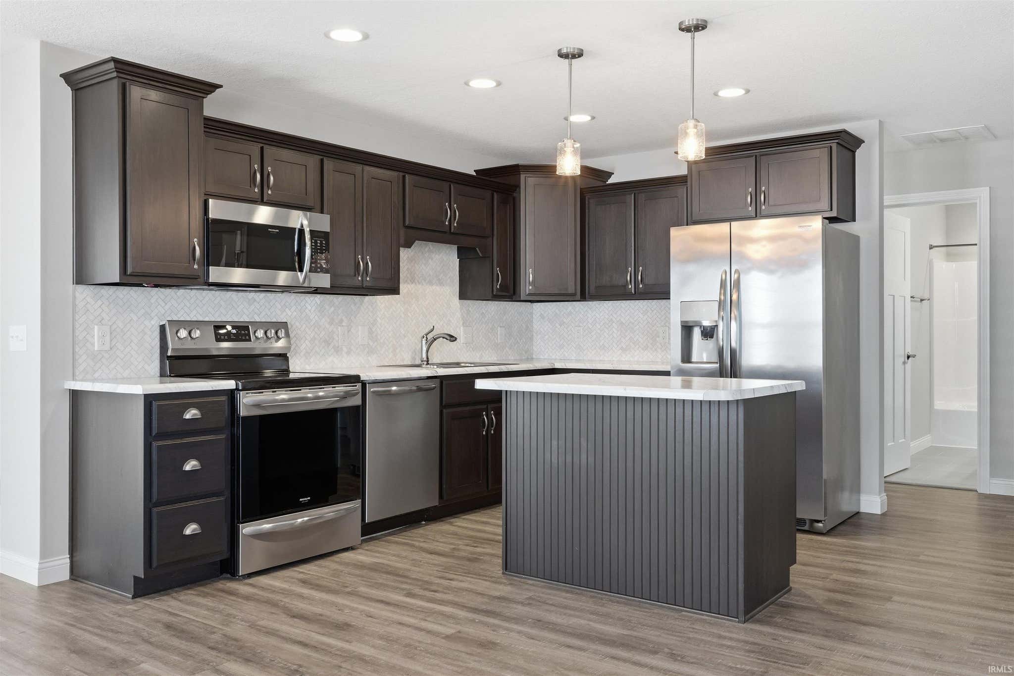 Image of 735 W Hamilton Road
