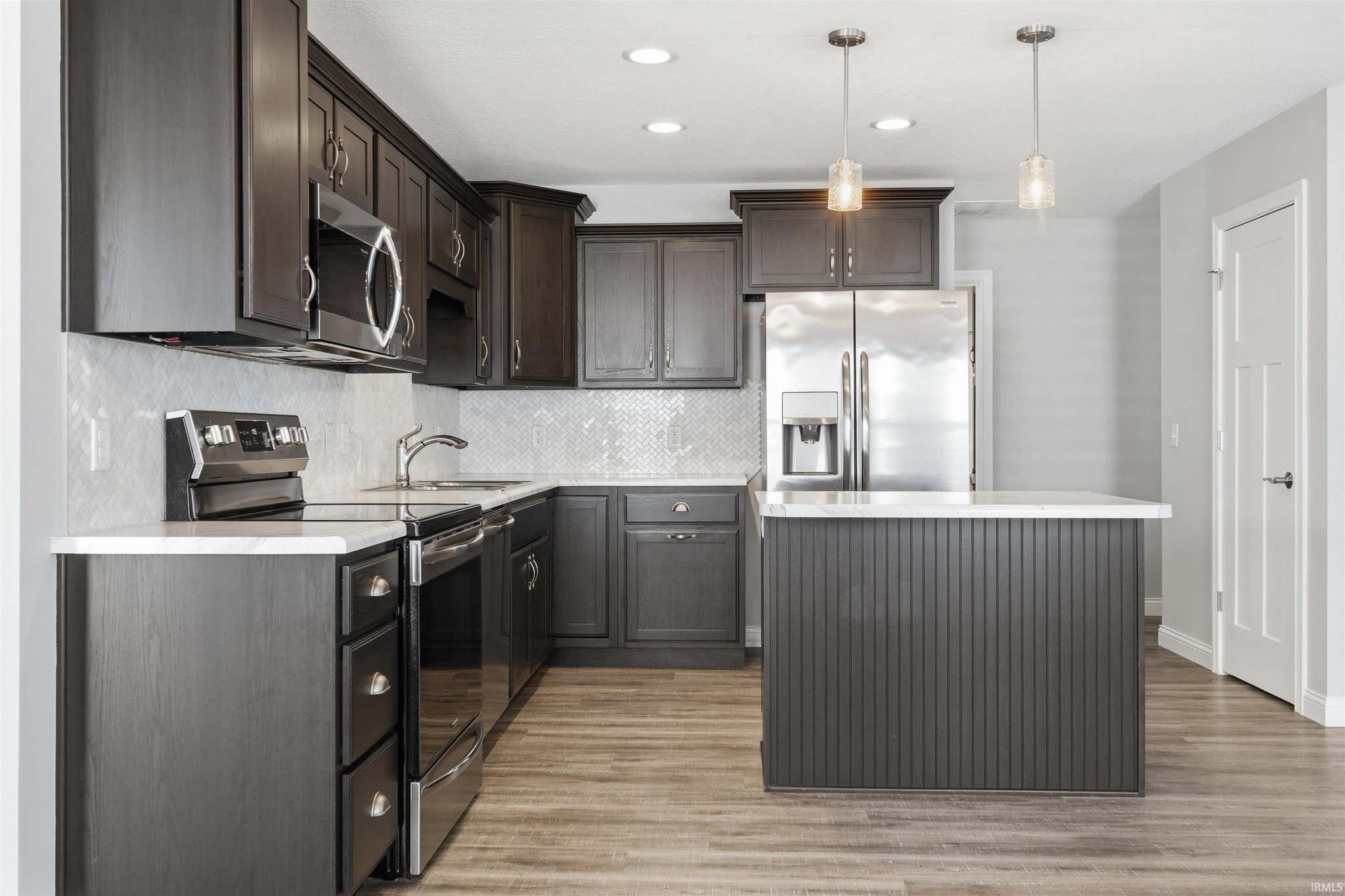 Image of 735 W Hamilton Road