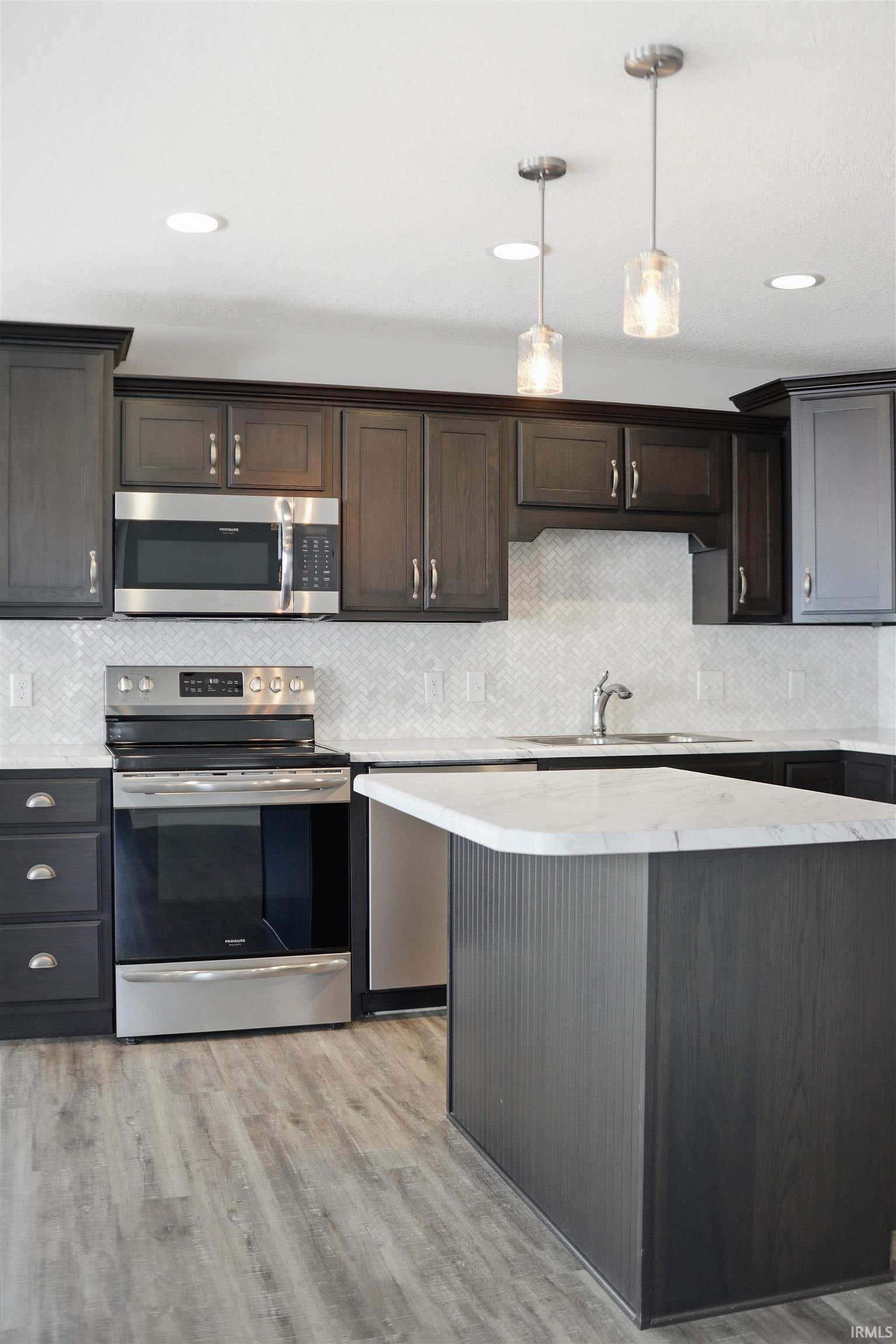Image of 735 W Hamilton Road