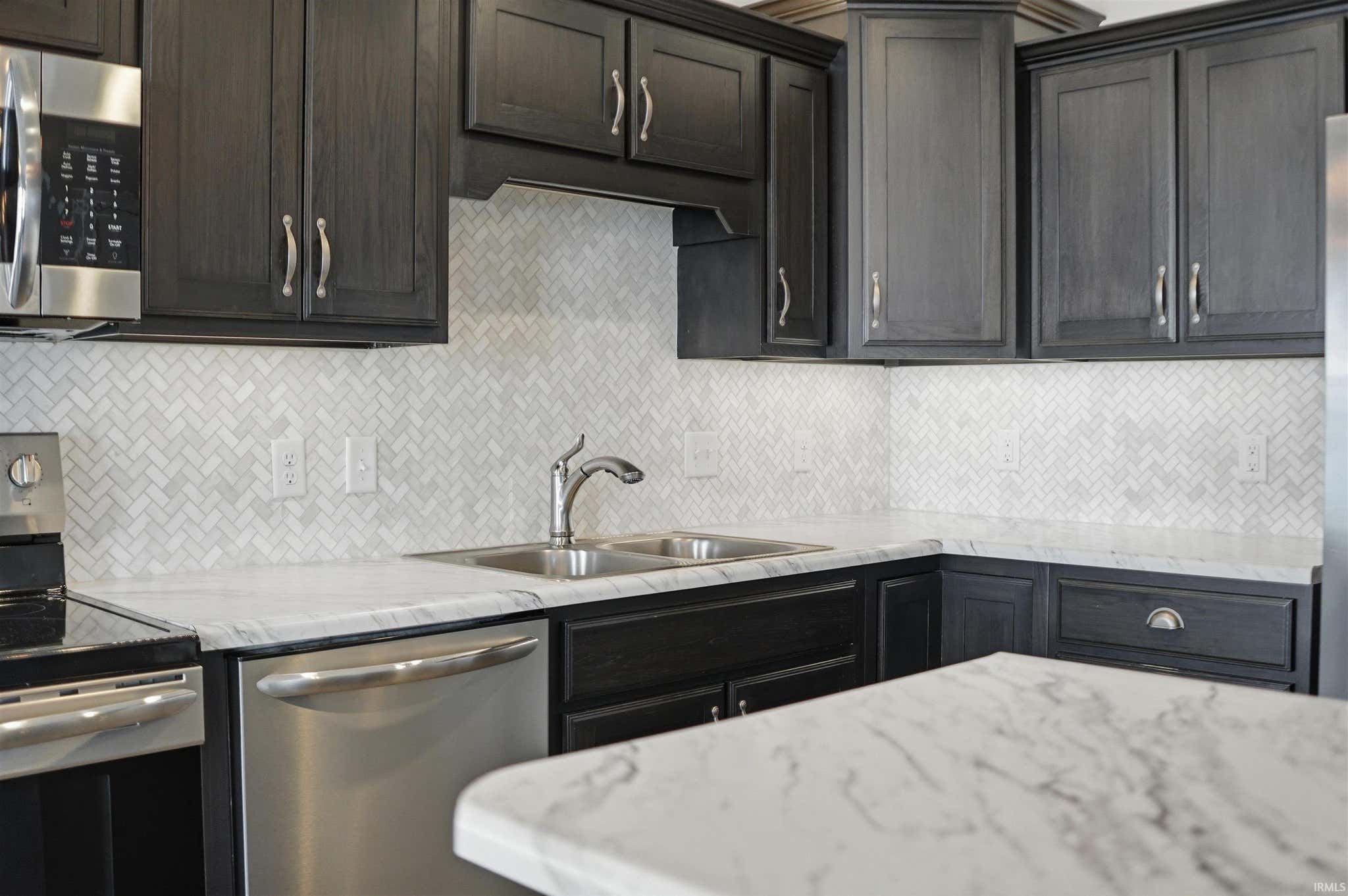 Image of 735 W Hamilton Road
