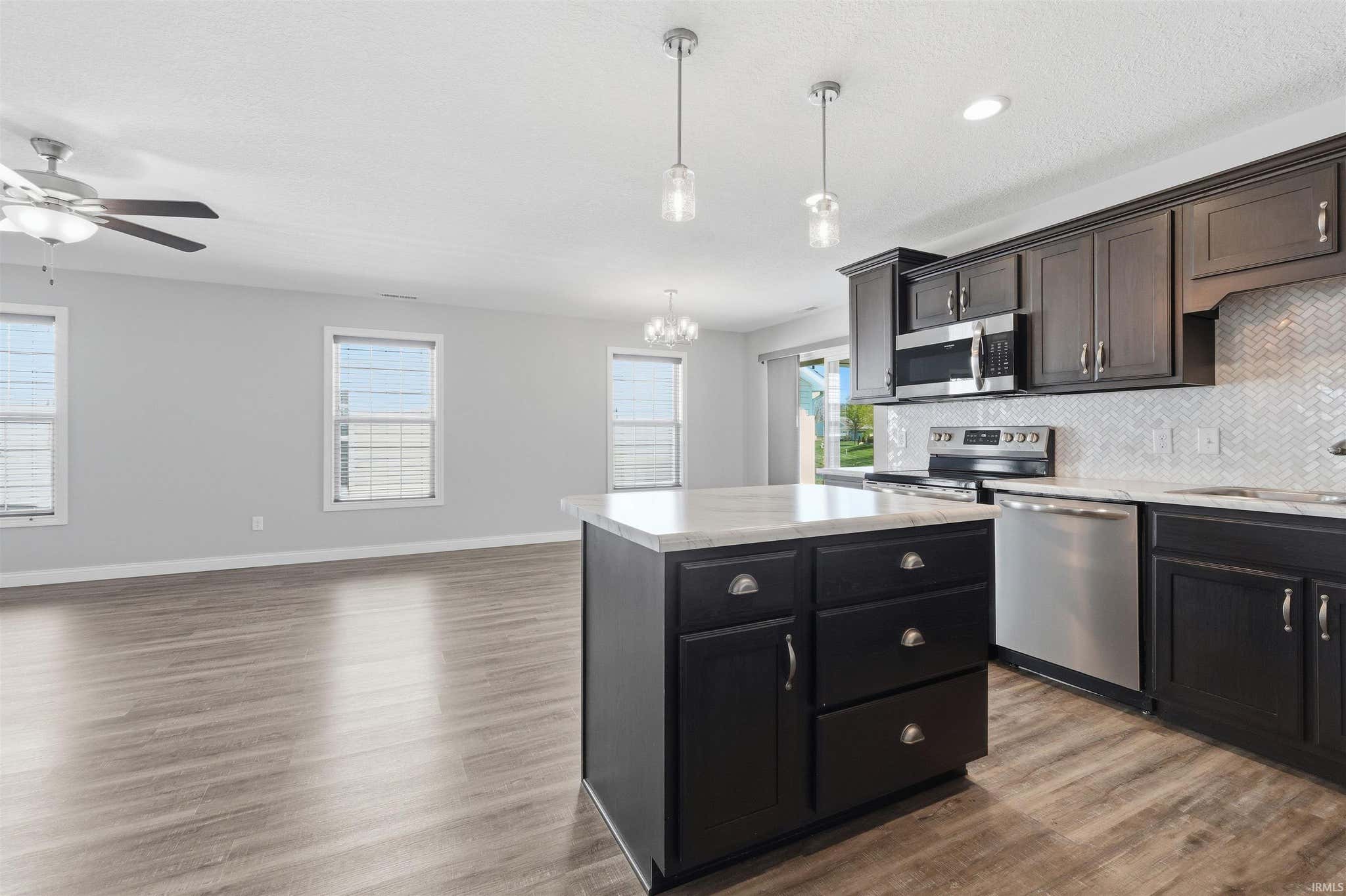 Image of 735 W Hamilton Road