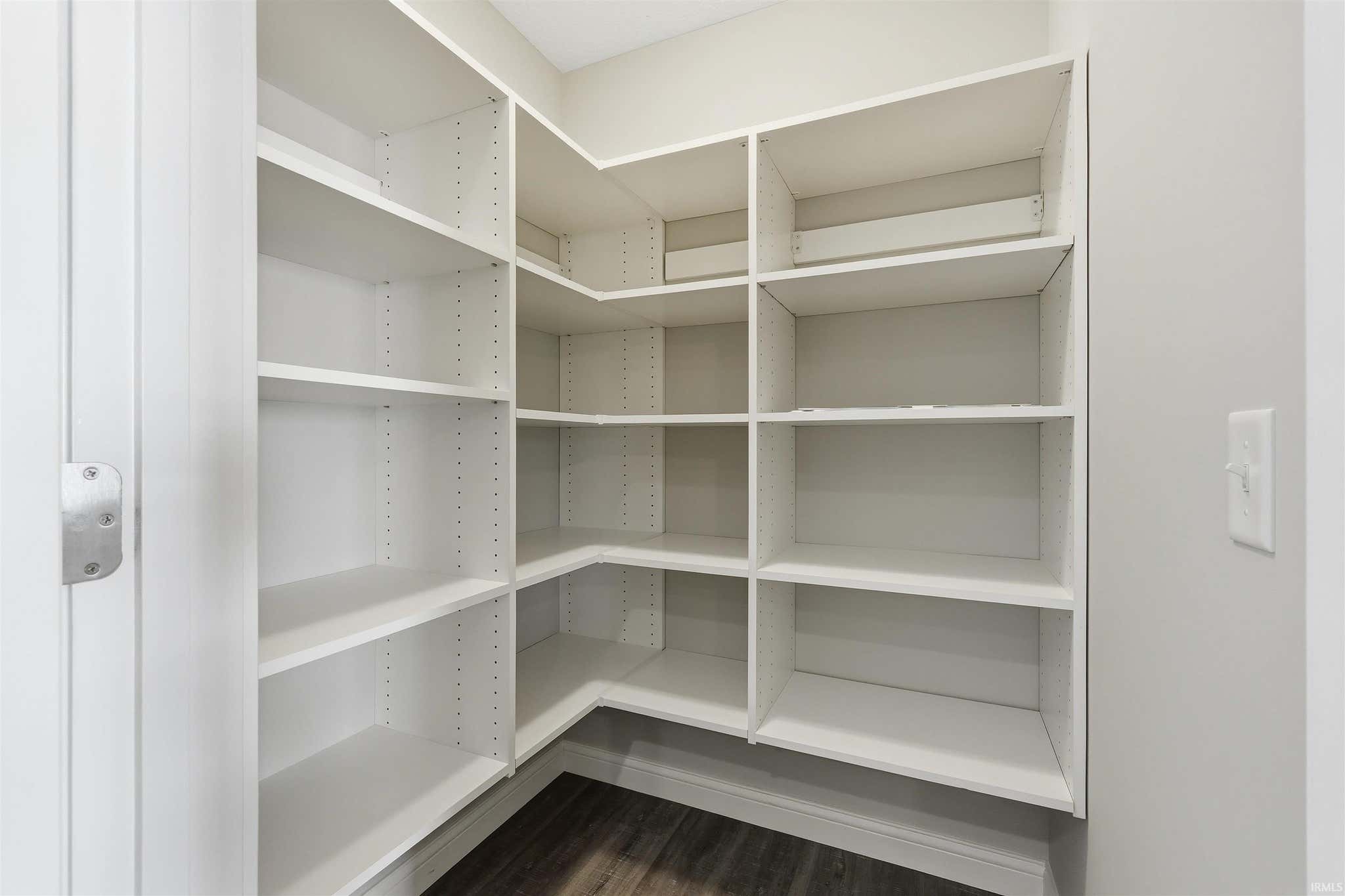 Image of 735 W Hamilton Road