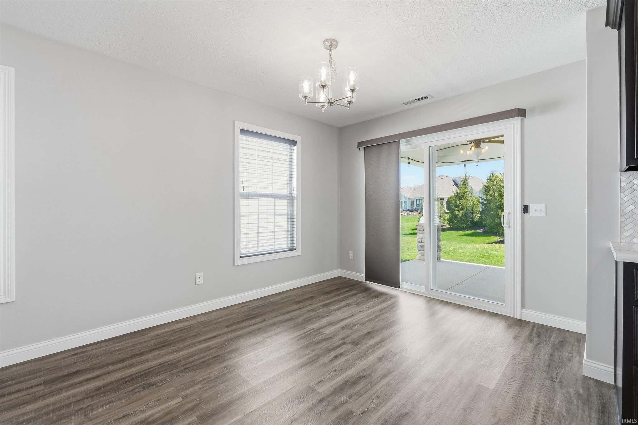 Image of 735 W Hamilton Road