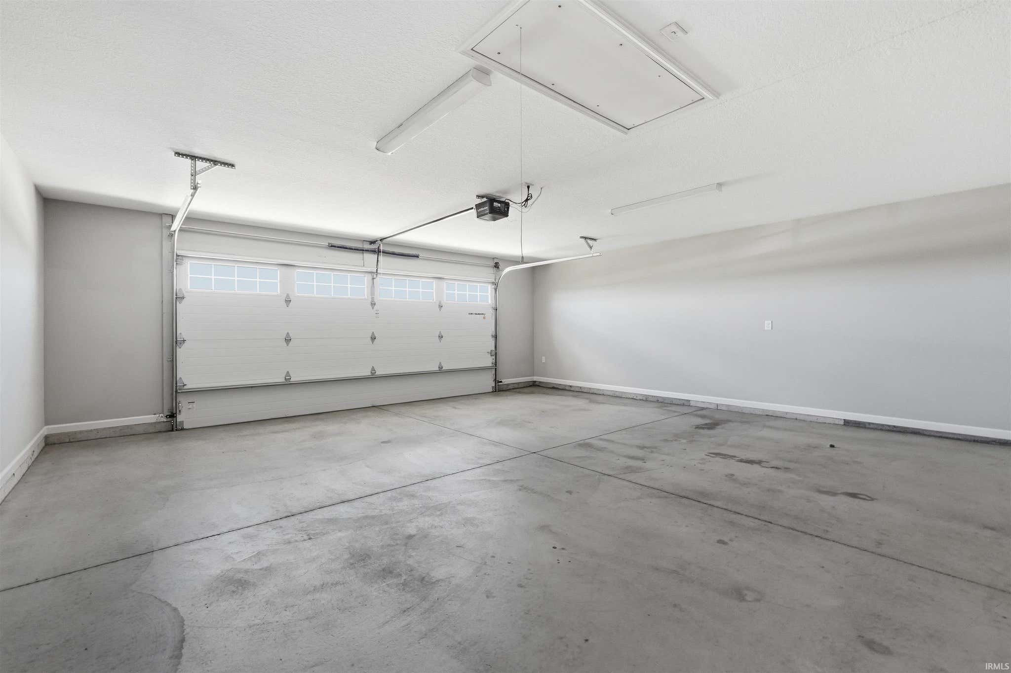Image of 735 W Hamilton Road