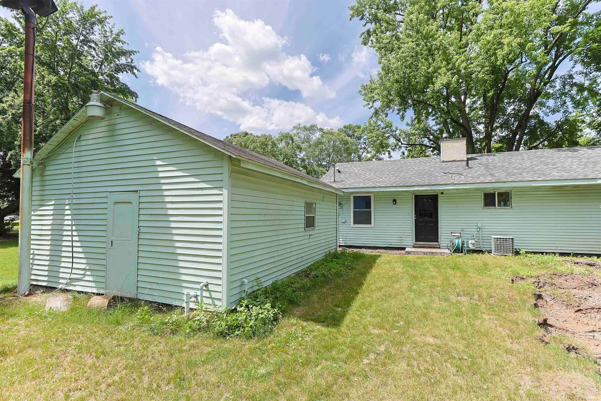 Image of 25916 Lake Drive