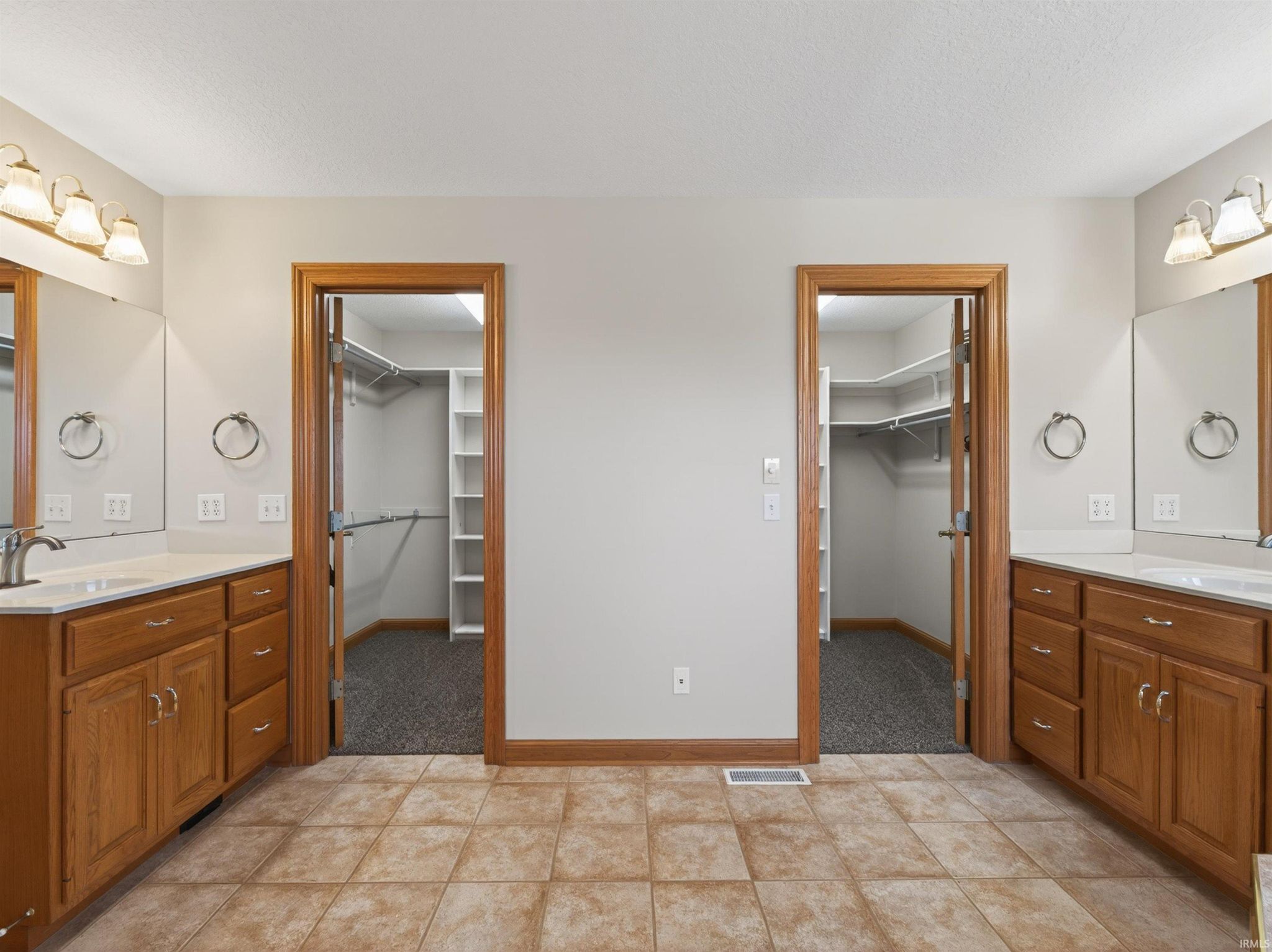 Image of 1549 E 200 N