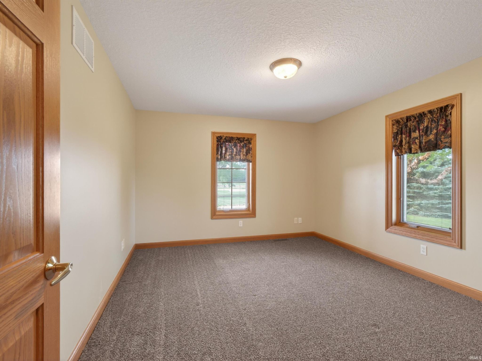 Image of 1549 E 200 N