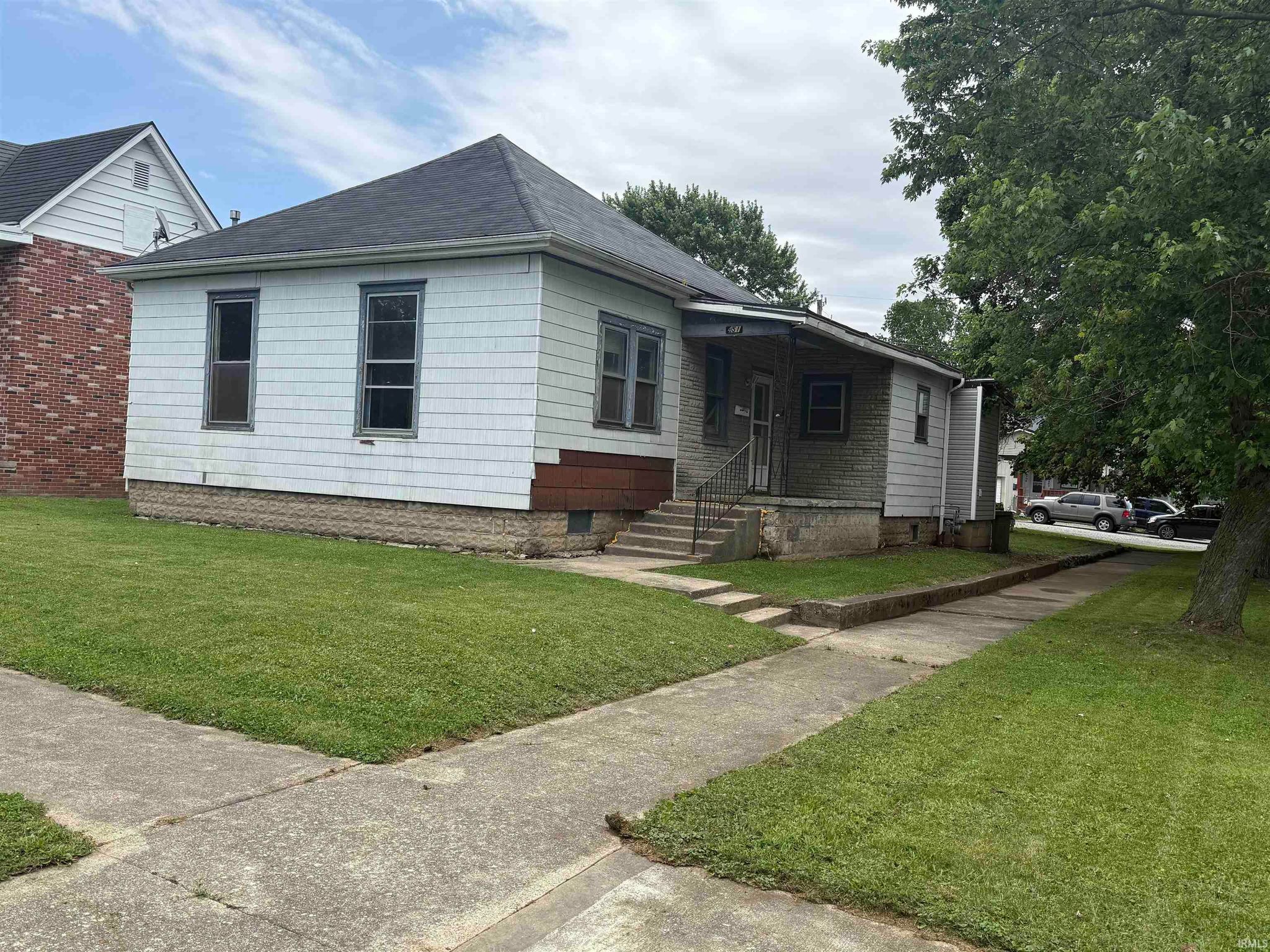 Image of 451 E 2nd Street