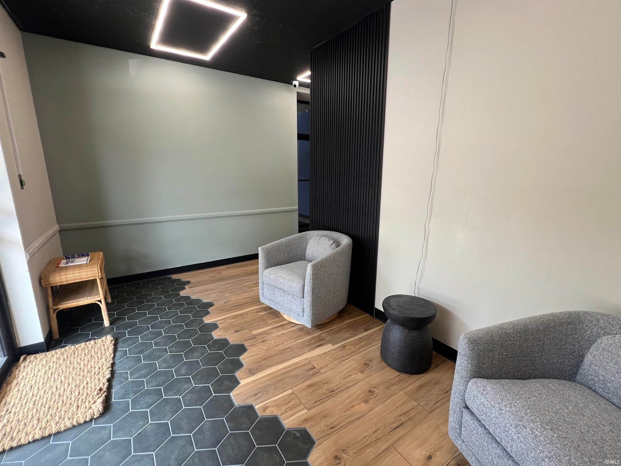 Image of 210 W Walnut Street