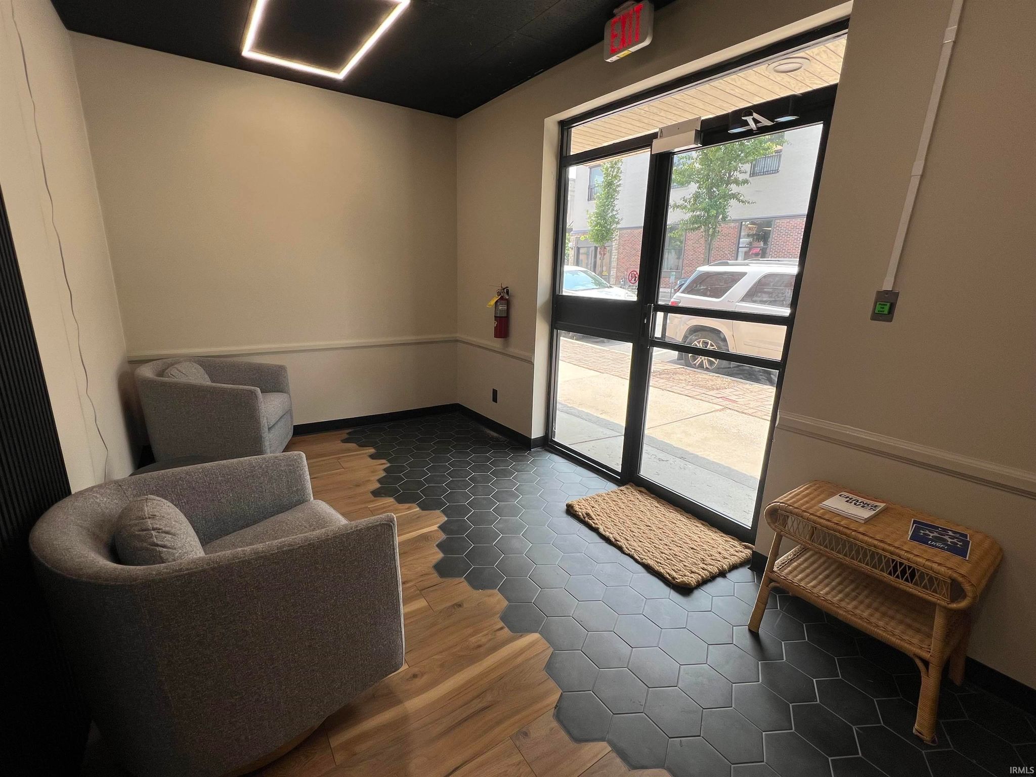 Image of 210 W Walnut Street
