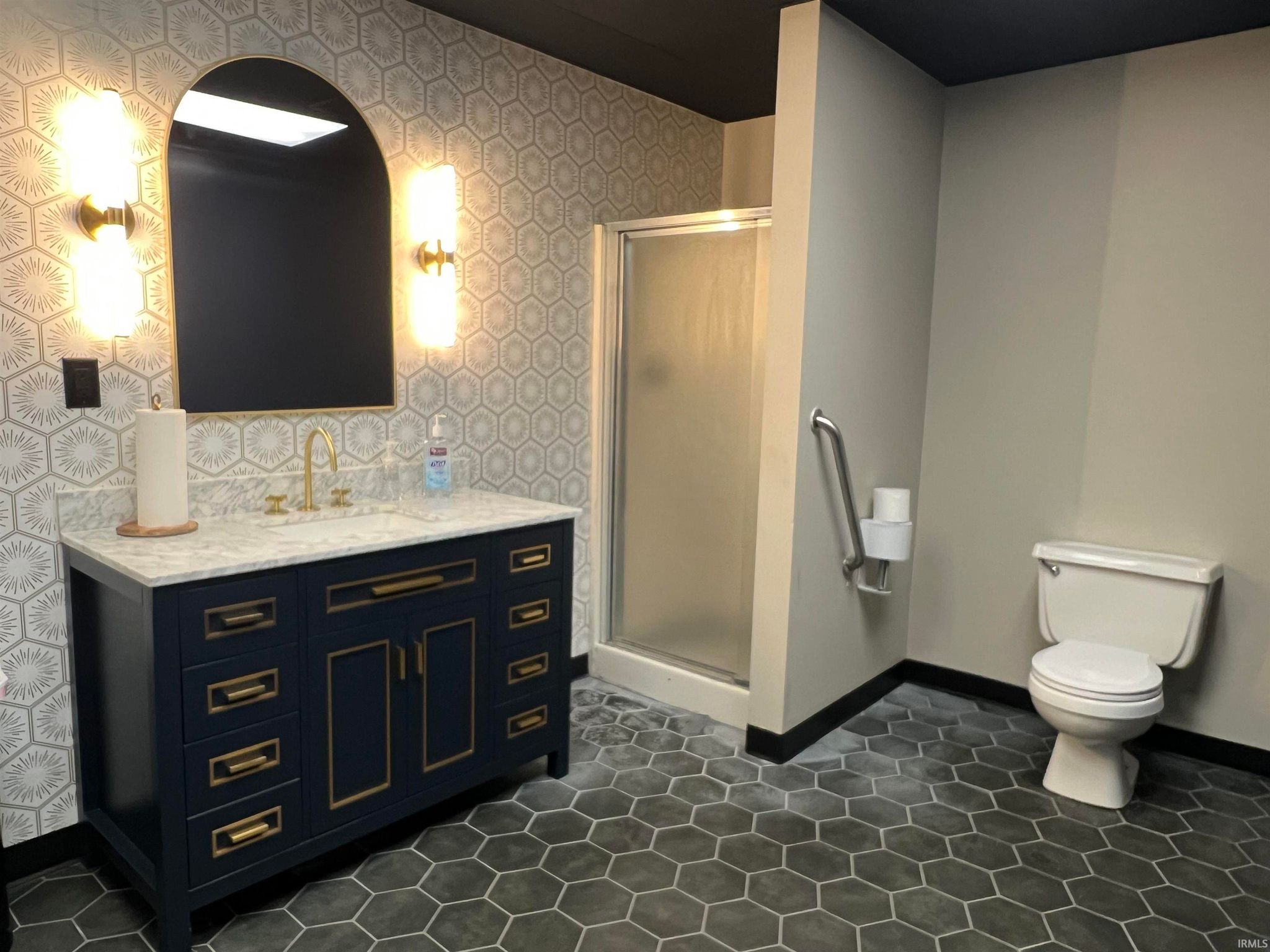 Image of 210 W Walnut Street