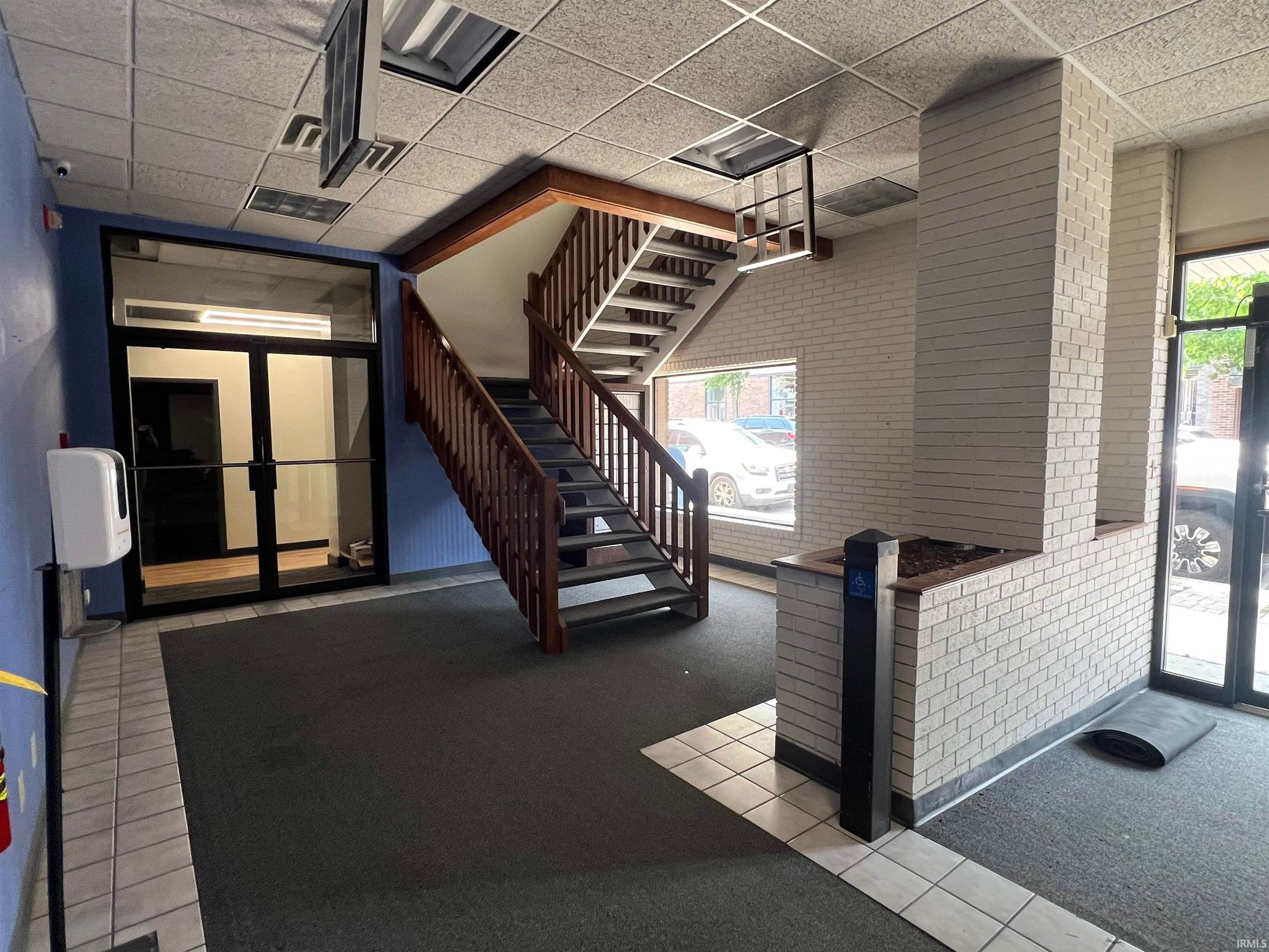 Image of 210 W Walnut Street