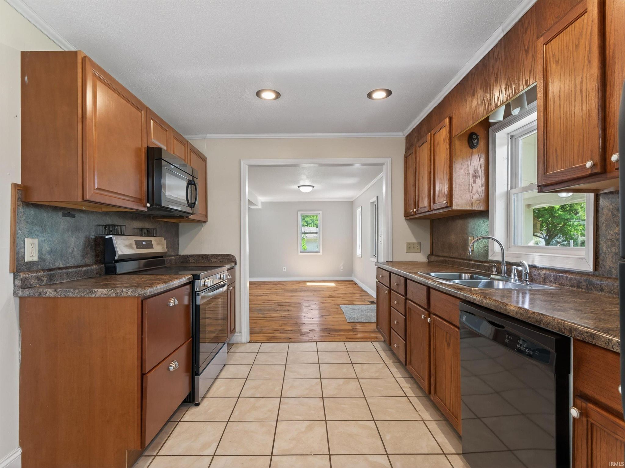 Image of 3918 Woodhill Drive