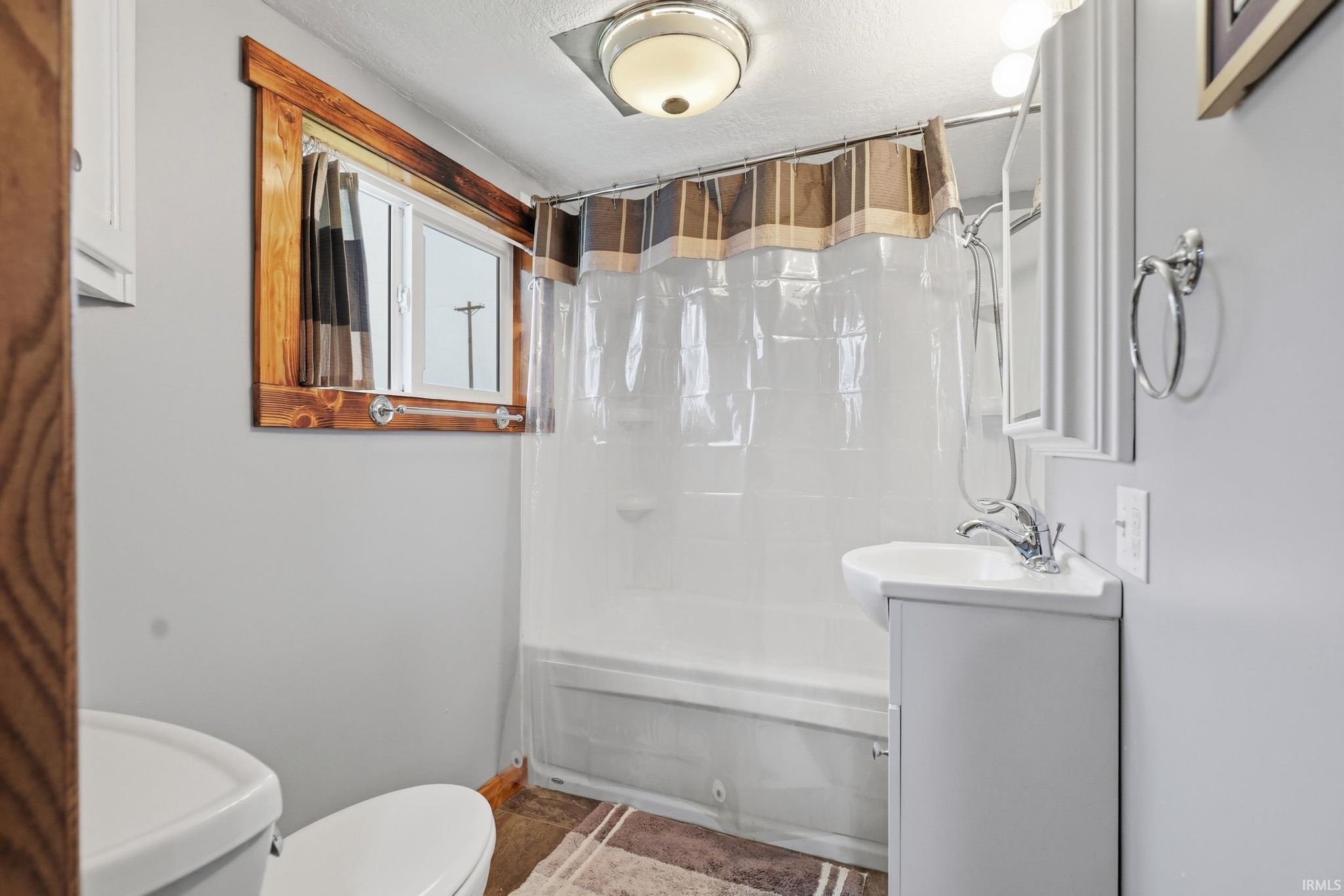 Image of 8019 S 900 W Road