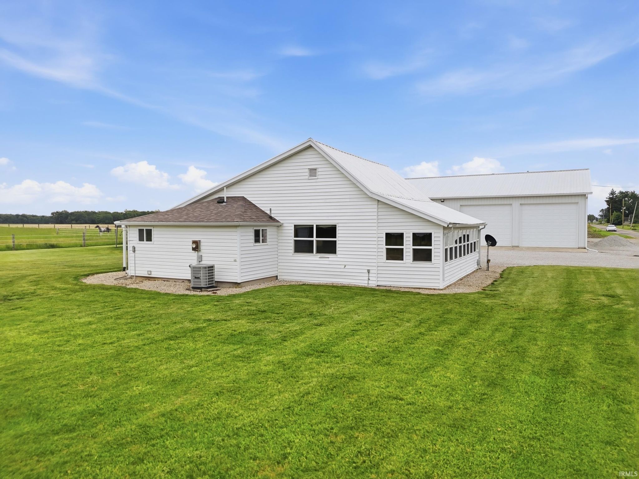 Image of 8019 S 900 W Road