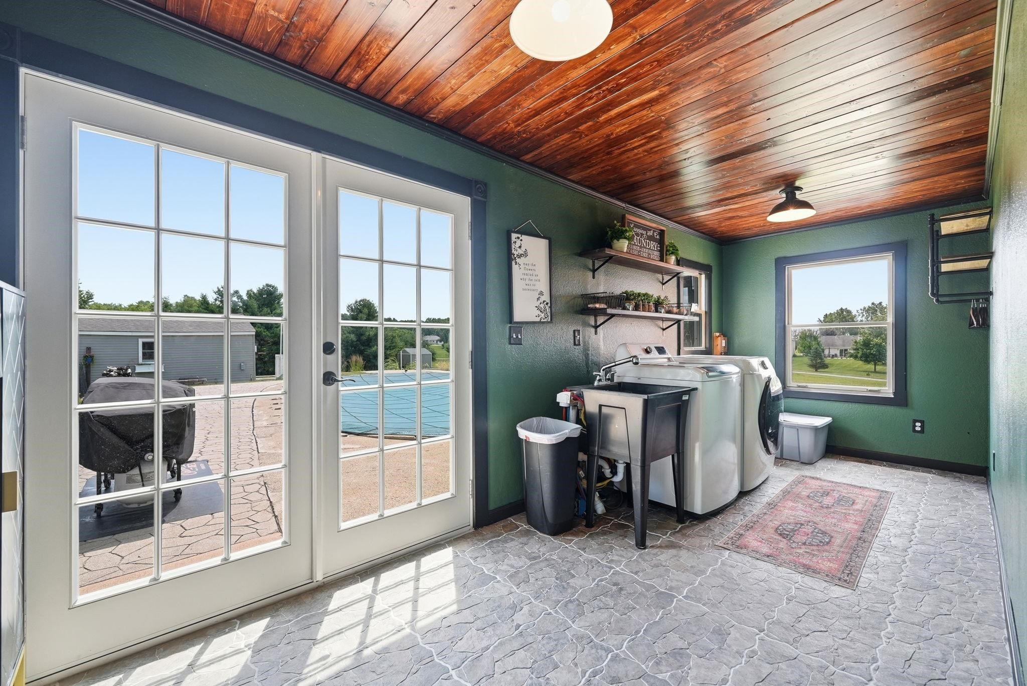 Image of 1305 S Kankamp Road
