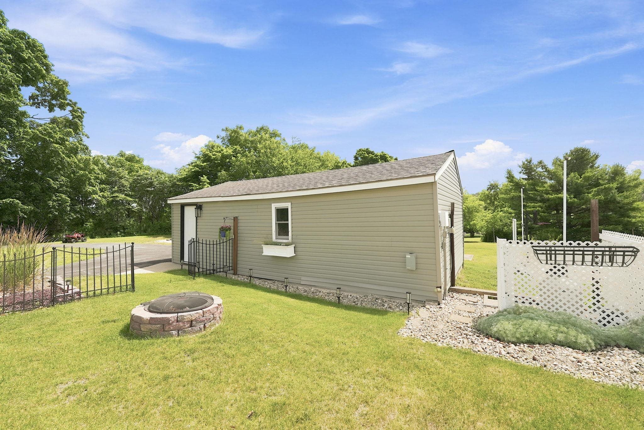Image of 1305 S Kankamp Road