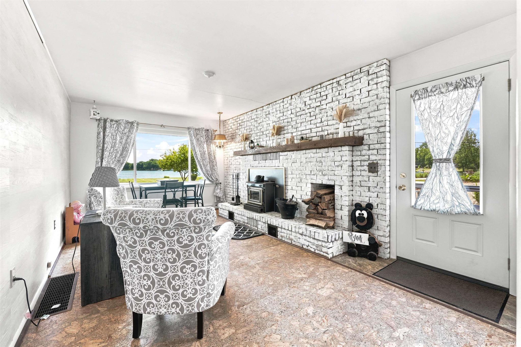 Image of 213 Willow Court