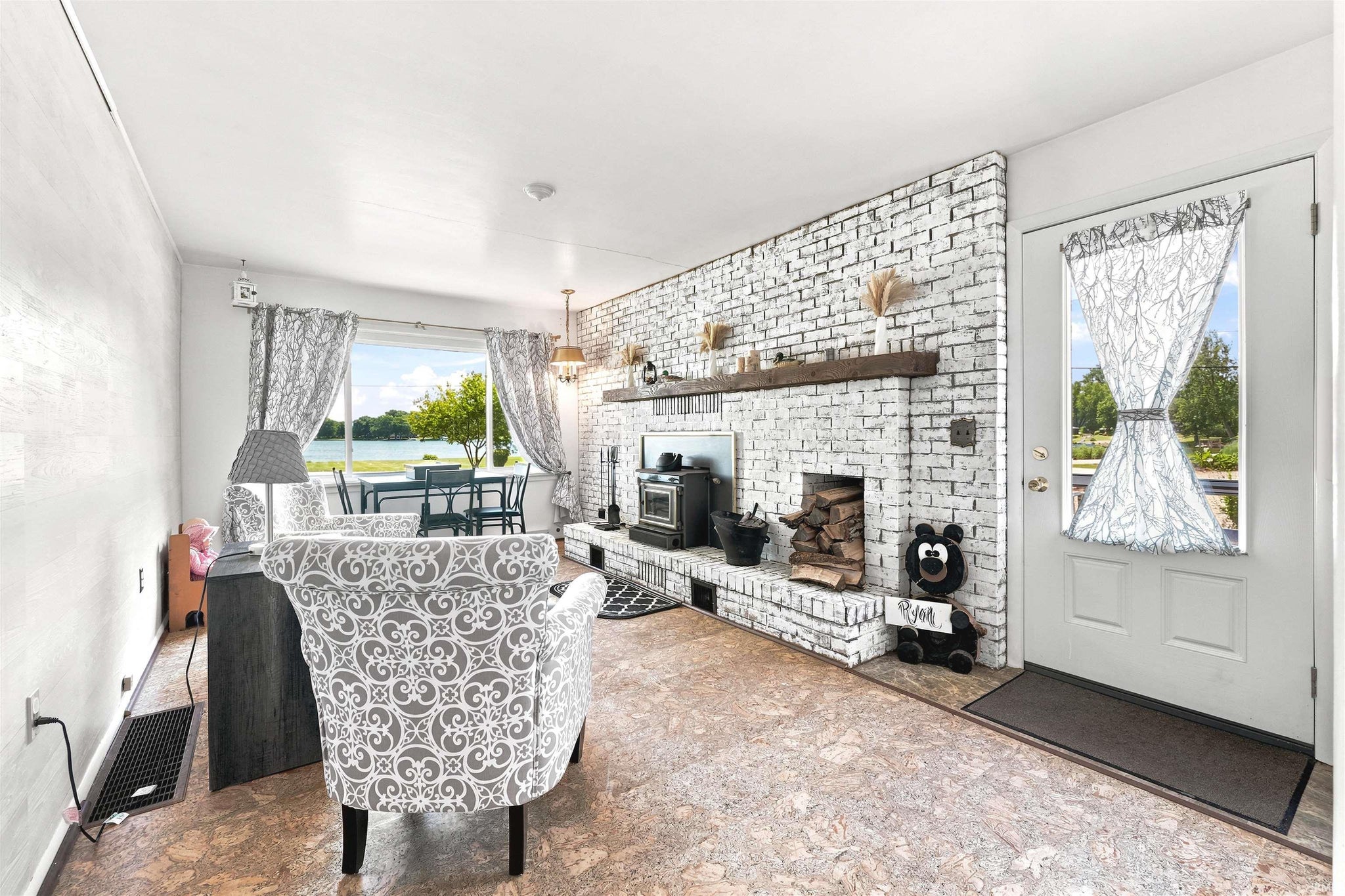 Image of 213 Willow Court