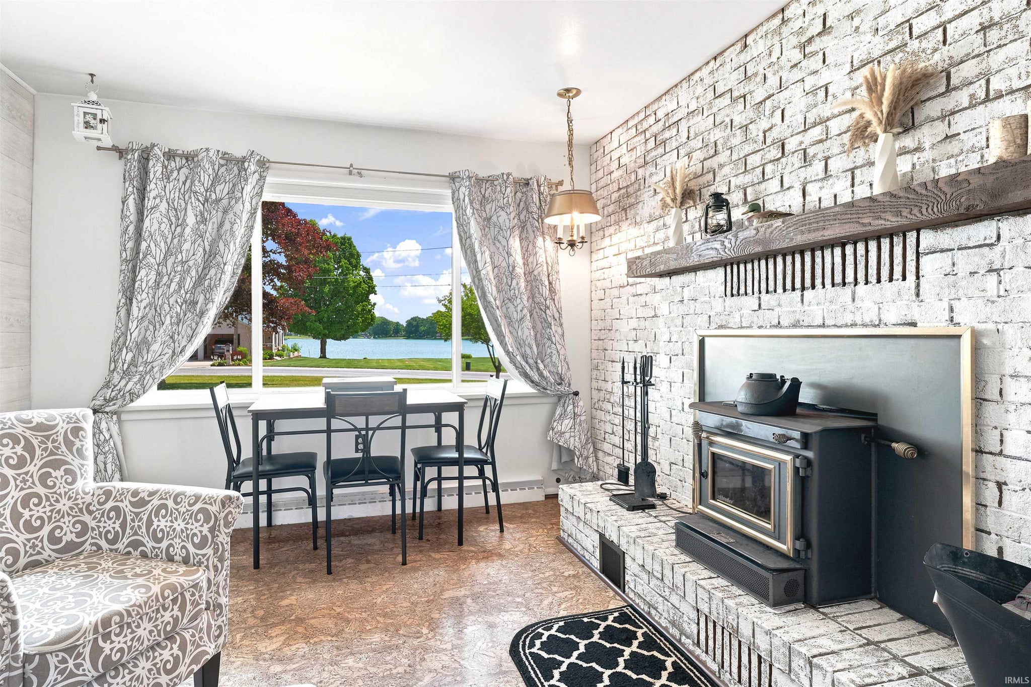 Image of 213 Willow Court