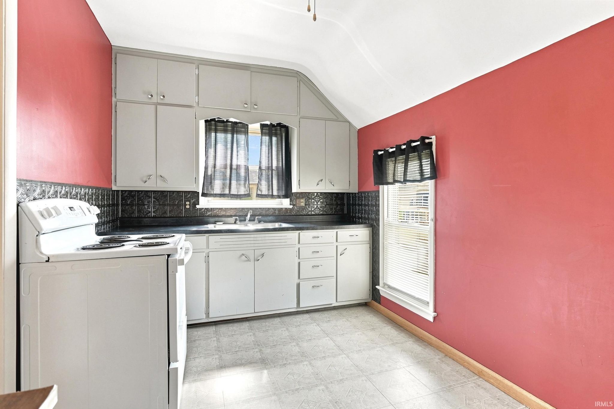 Image of 334 W 5Th Street